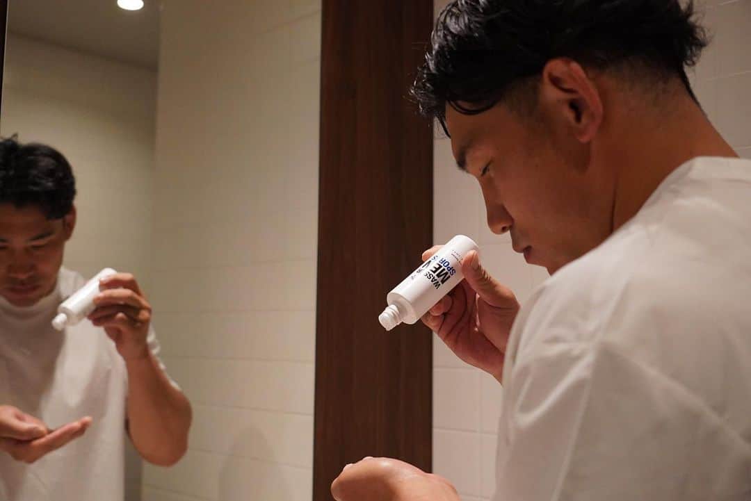 中村亮土のインスタグラム：「アンバサダーを務めている バッサメンスポーツから新商品が発売しました！ 是非みなさん使ってみてください。  #バッサメンスポーツ #wassermensports #化粧水 #美容液」