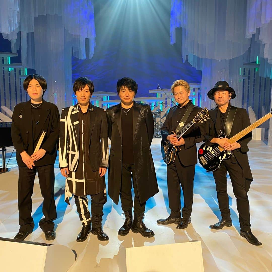 ASKAさんのインスタグラム写真 - (ASKAInstagram)「本日18時より「MUSIC FAIR」出演いたします!  SawanoHiroyuki[nZk]最新アルバム『V』より、ASKAがゲストボーカルとして参加した「地球という名の都」を披露いたします。  #ASKA #ASKA_Official #澤野弘之  #nZk_V  #地球という名の都  #ミュージックフェア #MUSICFAIR」1月28日 14時43分 - aska_official921