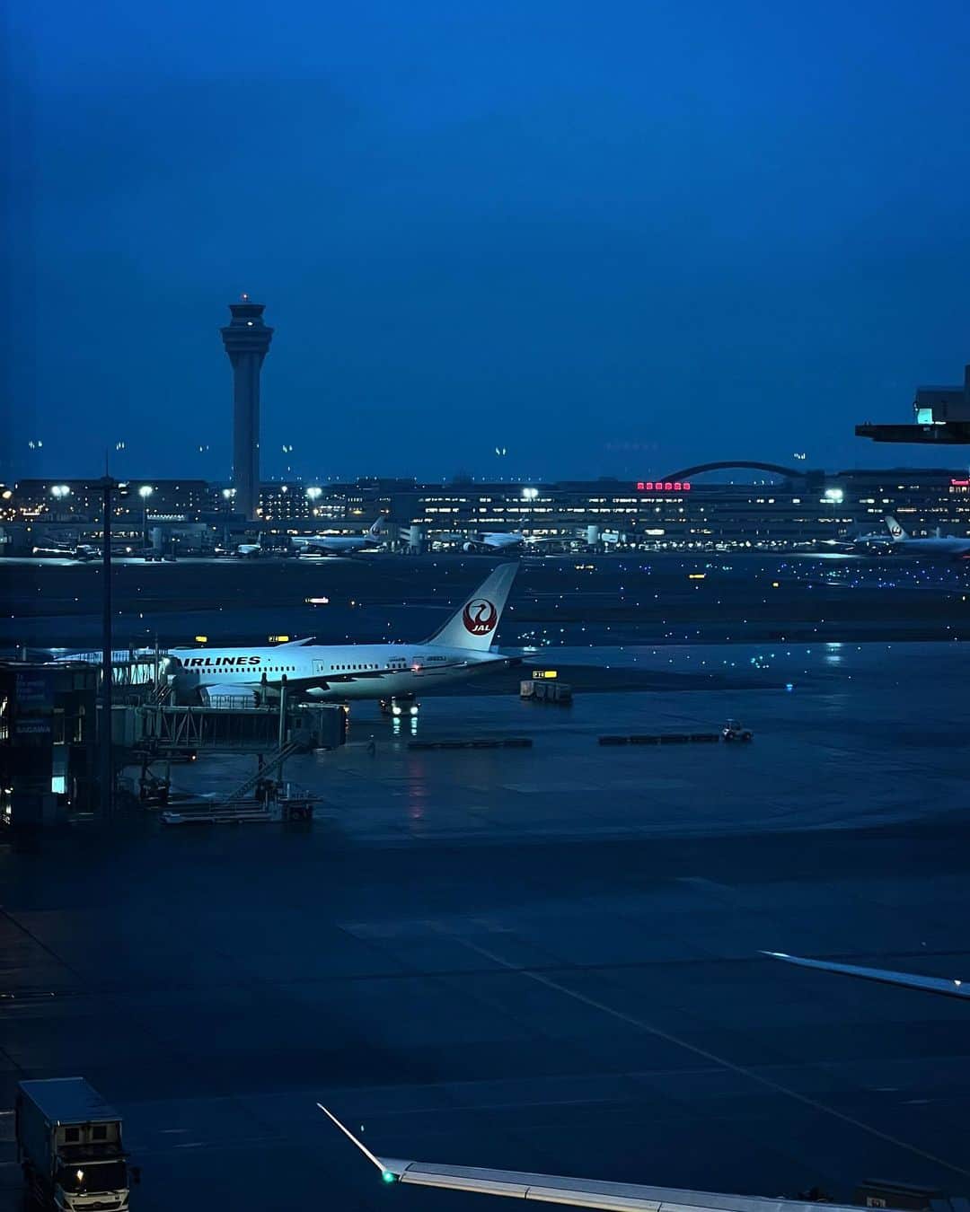 中村アンのインスタグラム：「🛫❄️🌟🌨🍾」