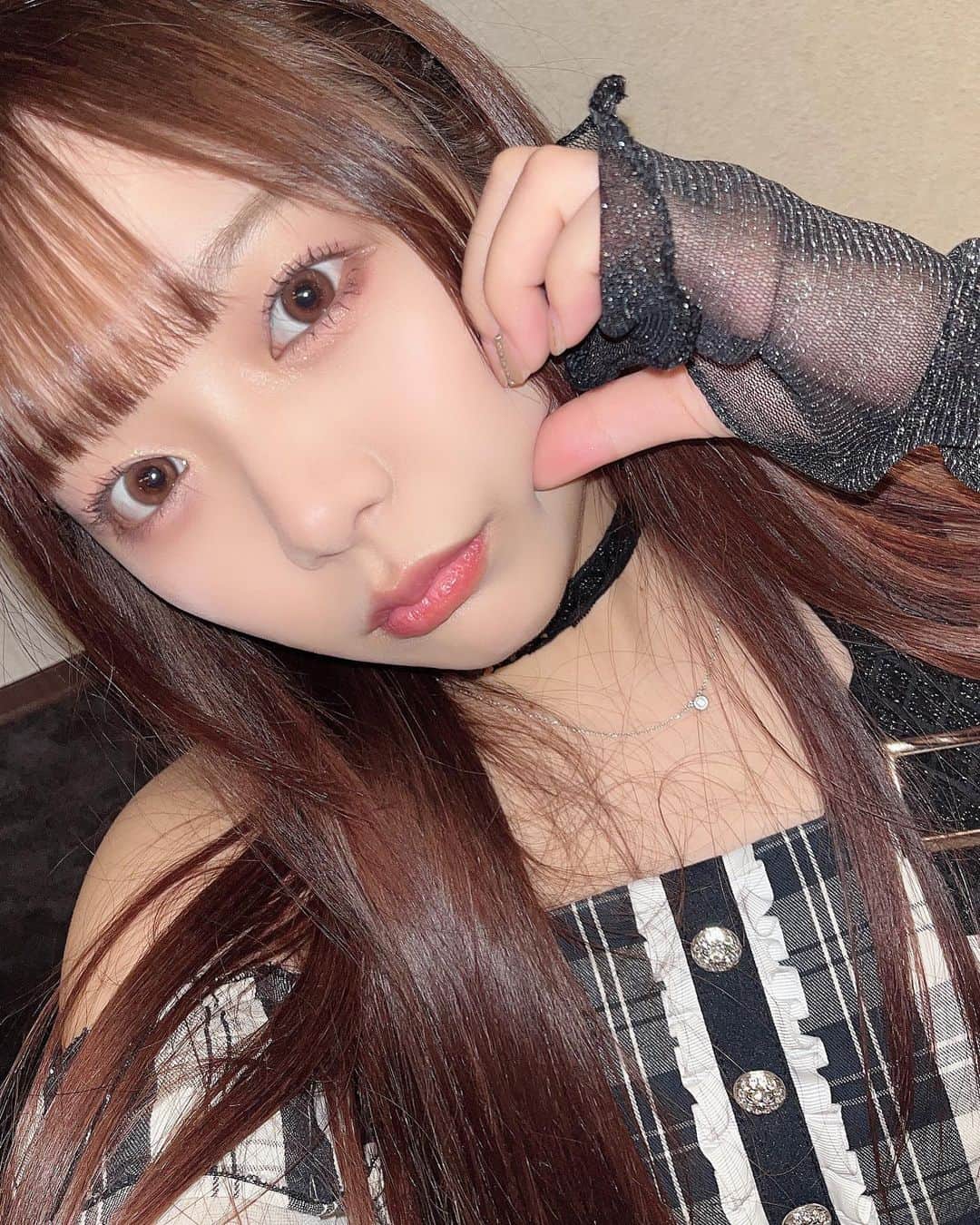 福丸雛のインスタグラム：「外カメフラッシュ📸ラメがきらきら」