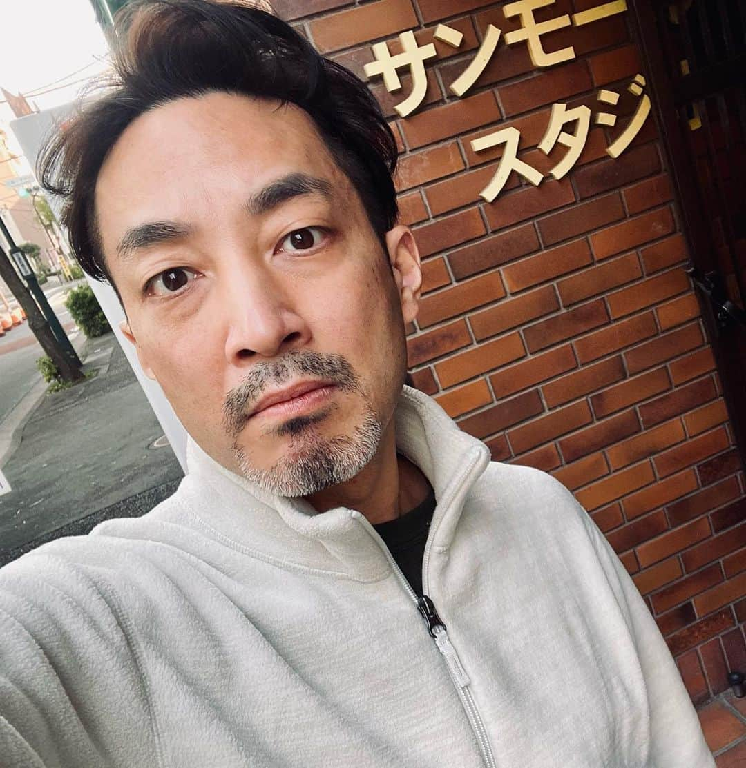 加山徹のインスタグラム：「始まると本当にあっという間！ 今夜と明日でこの舞台も終わります！ もうチケットはほぼないようですが 見切れ席であれば今夜はわずかにあるとか？！  #舞台 #いごっそうと夜のオシノビ #サンモールスタジオ #横山拓也 #寺十吾 #青山祥子 #有川マコト #泉知束 #金子さやか #鎌倉太郎 #加山徹 #浜谷康幸」