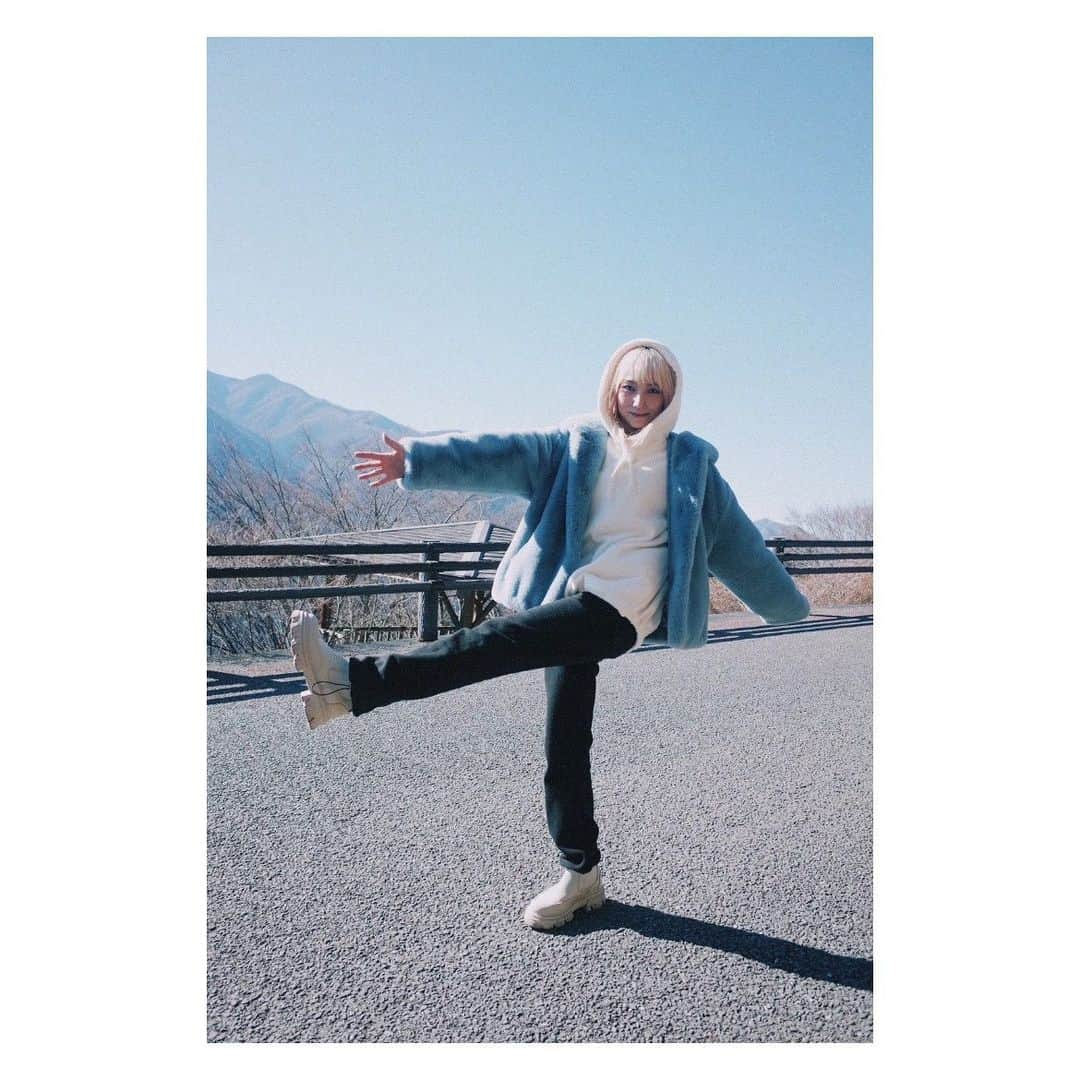 MAMIさんのインスタグラム写真 - (MAMIInstagram)「いつかのねこぜフォト⛰ . . . 初めて三峯神社いった🚗 癒し空間🌳🥹 氷柱も見に行った🧊 異空間🥹🌊 . 📸 @nekoze_photo」1月28日 15時44分 - mmts_dayo