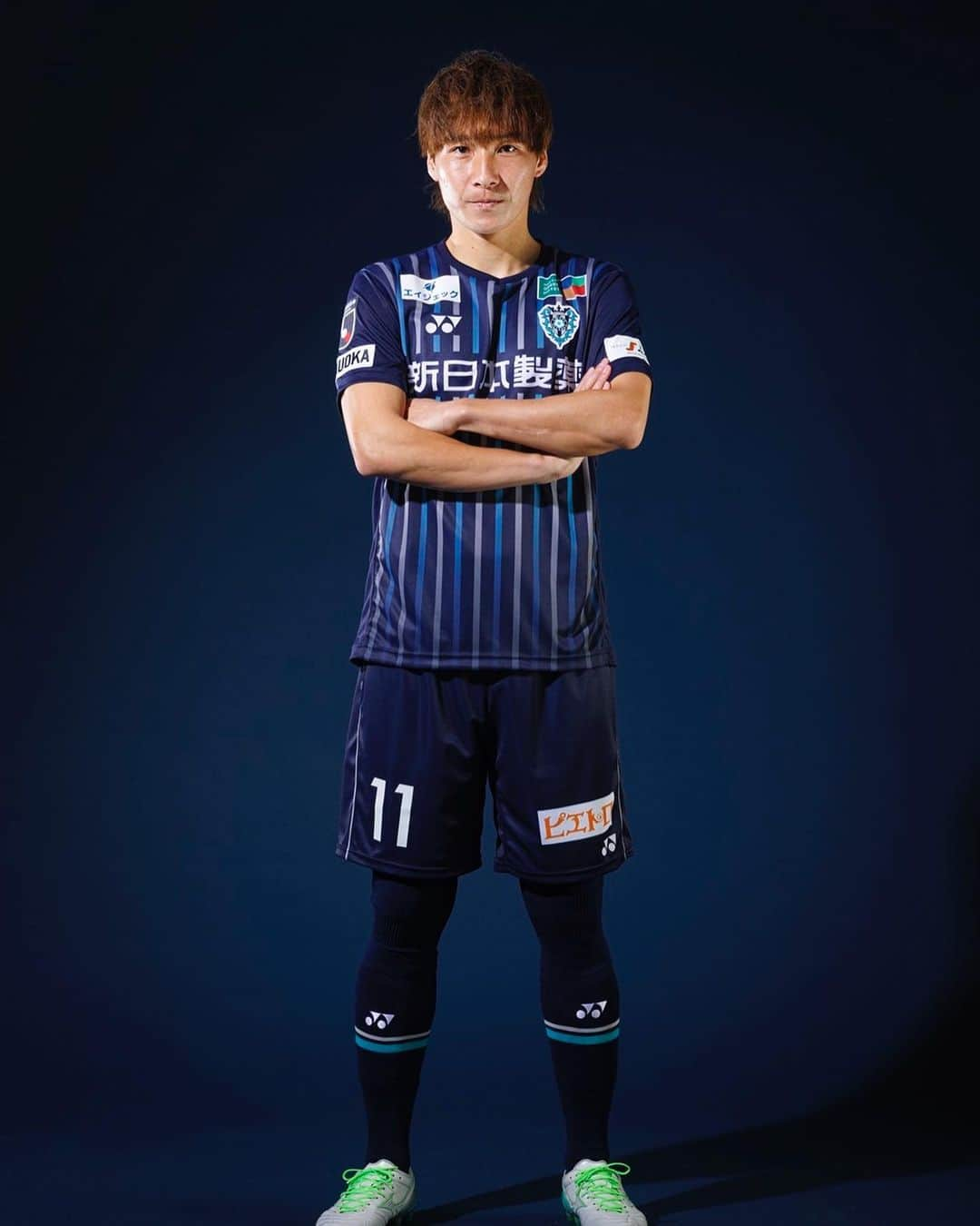 山岸祐也のインスタグラム：「. 2023も　11番 2023も　🤟 2023も　@mizunofootballofficial   #山岸祐也2023バージョン解禁 #今年も宜しくお願いします #アビスパ福岡 #モレリアネオ」