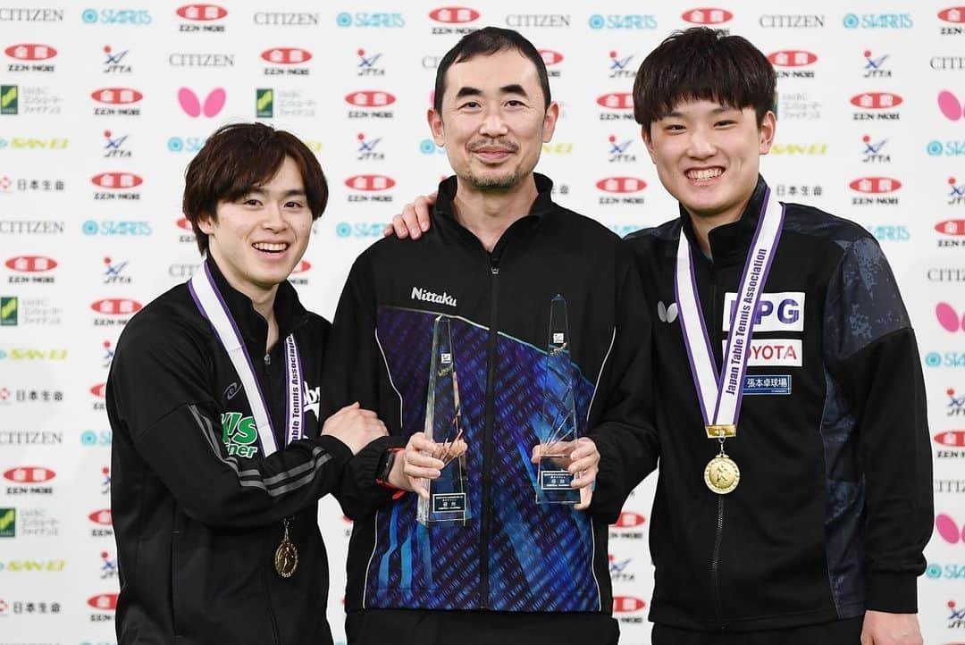 張本智和さんのインスタグラム写真 - (張本智和Instagram)「全日本選手権男子ダブルス優勝しました🥇 昨年の決勝の悔しさを晴らせてとても嬉しいです！ 森薗さんも最高です！ありがとうございました！  明日のシングルスも全力で頑張ります！」1月28日 18時28分 - harimoto__tomokazu_1711