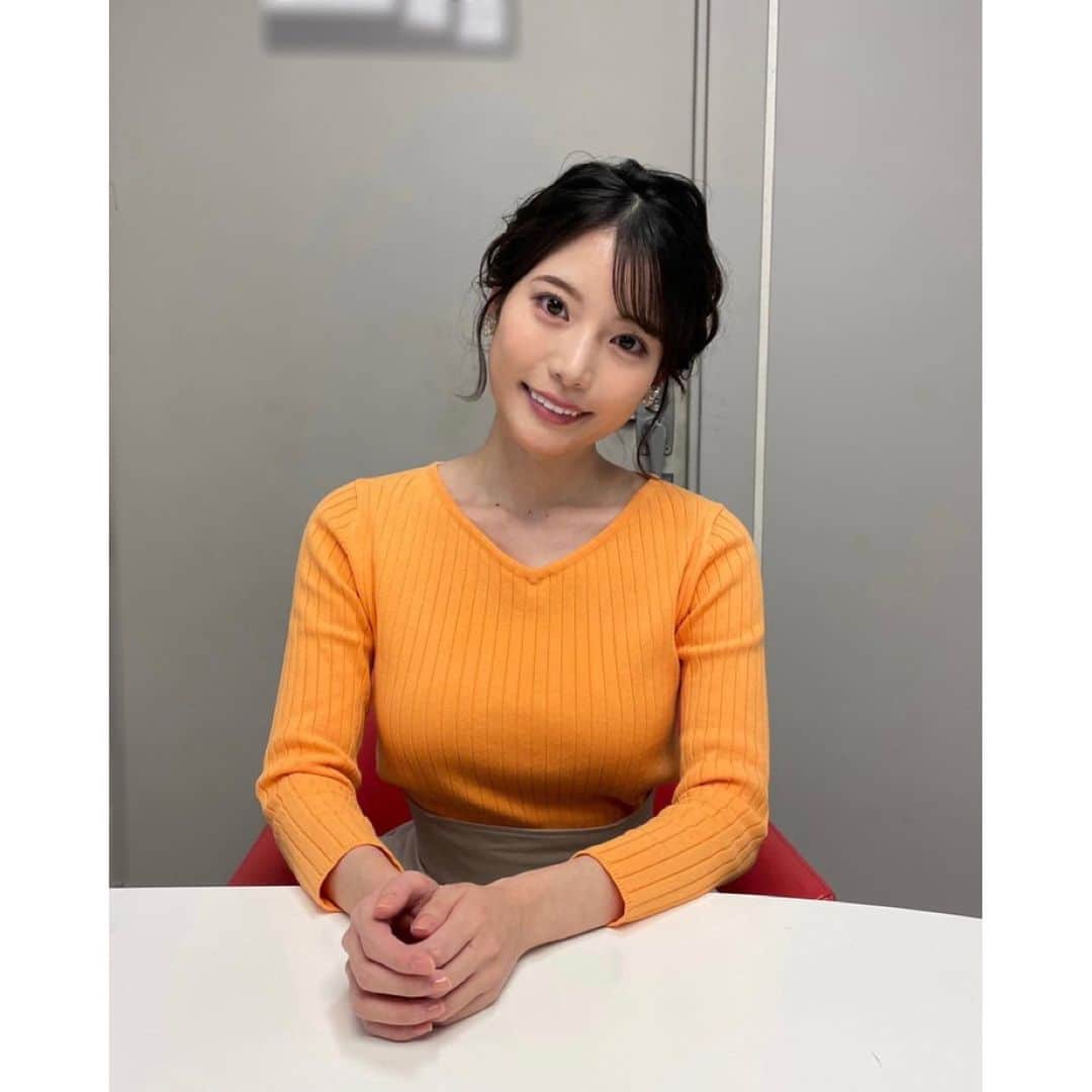 竹俣紅のインスタグラム：「⚡️ 今週もありがとうございました！ ⁡ ⁡ 金曜日の『めざまし8』#LifeTag には、 “地球外生命体”アーティスト ぼっちぼろまるさんにお越しいただきました。 ⁡ 番組終了後、 TikTokで大人気の『おとせサンダー』ダンス動画を撮影⚡️ ⁡ (めざまし8公式TikTokにあがっています✨) ⁡ 2枚目の動画は、練習し始めたときの様子。 ⁡ 前の日にガチャピンに相談したら、 コツを教えてくれました！ ガチャピンのおかげで、 NGを出さずにできました☺️ ⁡ ⁡ 寒い日が続きますが、暖かくしてお過ごしください。 ⁡ #いつも #手をあたためてくれる #ガチャピン #ありがとう #イット #めざまし8」