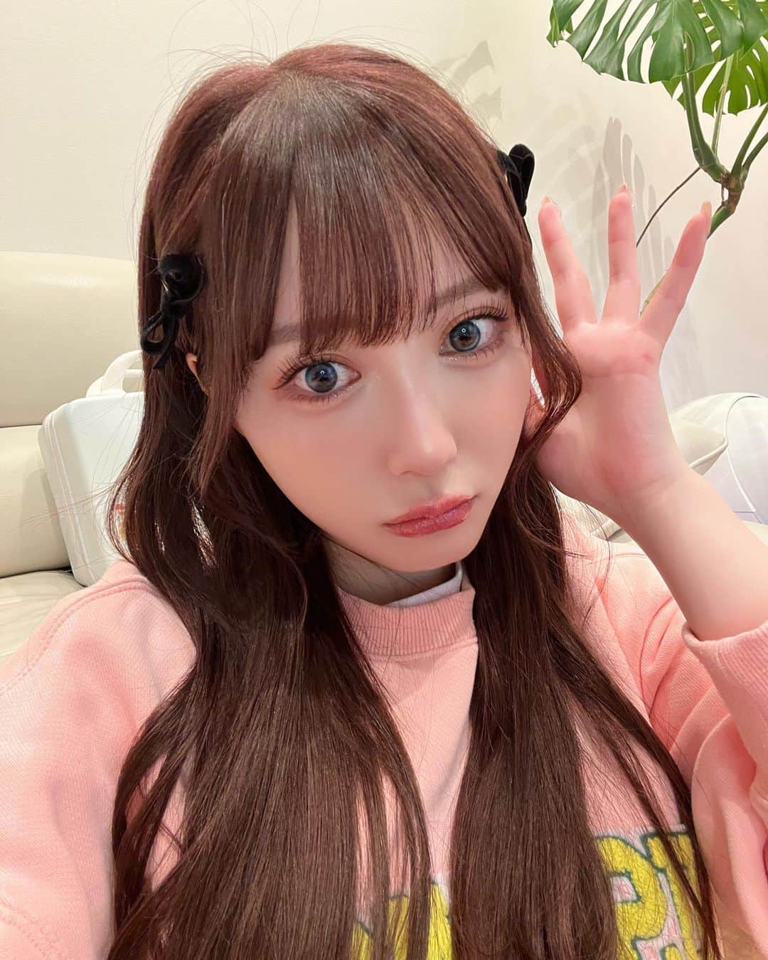 ふくれなのインスタグラム：「暗めの髪飽きた🤣 次何色がいいかな？」