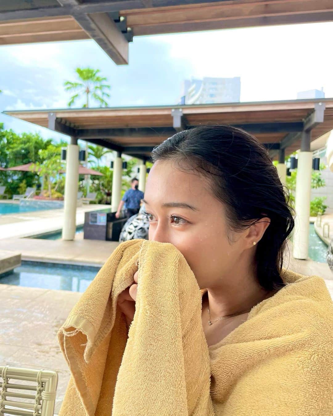 のインスタグラム：「久々に本気で泳いだ！🤣  昔は平気で1キロとか泳げてたのに 今は25メートルで息切れです😮‍💨」