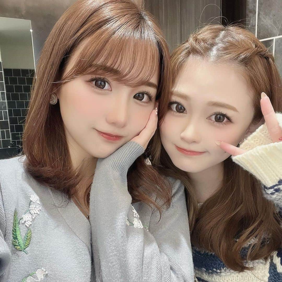 のインスタグラム：「⋆ 久しぶりにりなちゃんとご飯に行ったよ♡  ありきたりな🥹 来週もランチ行くよん〜たのしみ！  #ootd #fashion #instafood #instagram  #hairstyle #outfit #code #instafashion  #ファッション #撮影 #ヘアスタイル #ヘア  #コーディネート #コーデ #今日の服」