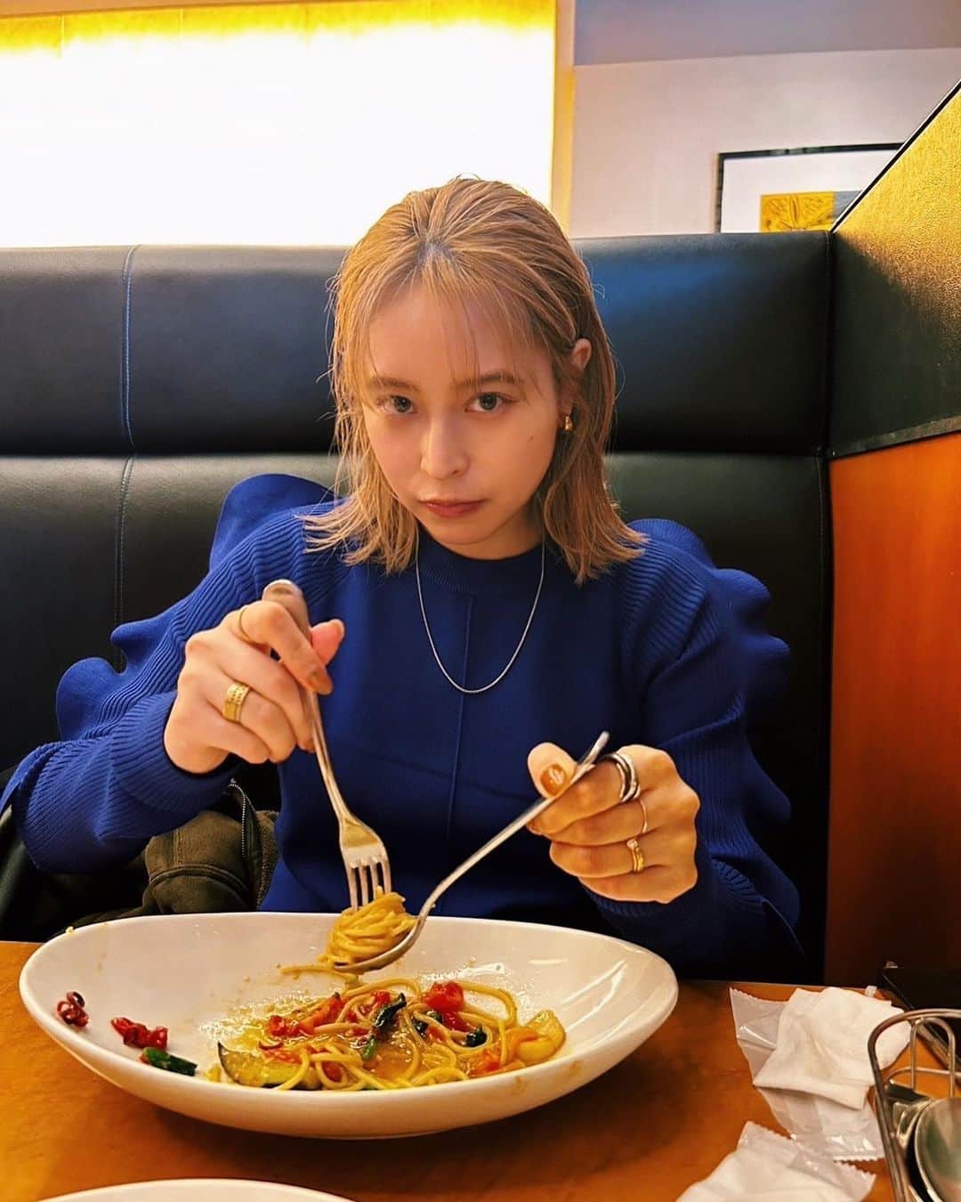 西恵利香のインスタグラム：「@gmosonic 見に行ってきた💕　  大好きなLE SSERAFIM〜 @le_serafim_official   全員信じられないくらい可愛かった🤢 同じ人間なのか目を疑った🤢 みんな好きだけど強いて言うならチェウォン推し..💕 @_chaechae_1   あたしは小麦摂取しすぎです、だめです🙅‍♀️🐷 こんなんじゃLE SSERAFIMにはなれません。 そろそろ控えましょう..  需要あるか分からない情報だけど ワコールのマタニティタイツめっちゃ良いです！！！！！ あと5足くらい欲しい。  #gmosonic #gmosonic2023  #lesserafim #ルセラフィム  #nishierika #西恵利香 #マタニティ #マタニティコーデ」