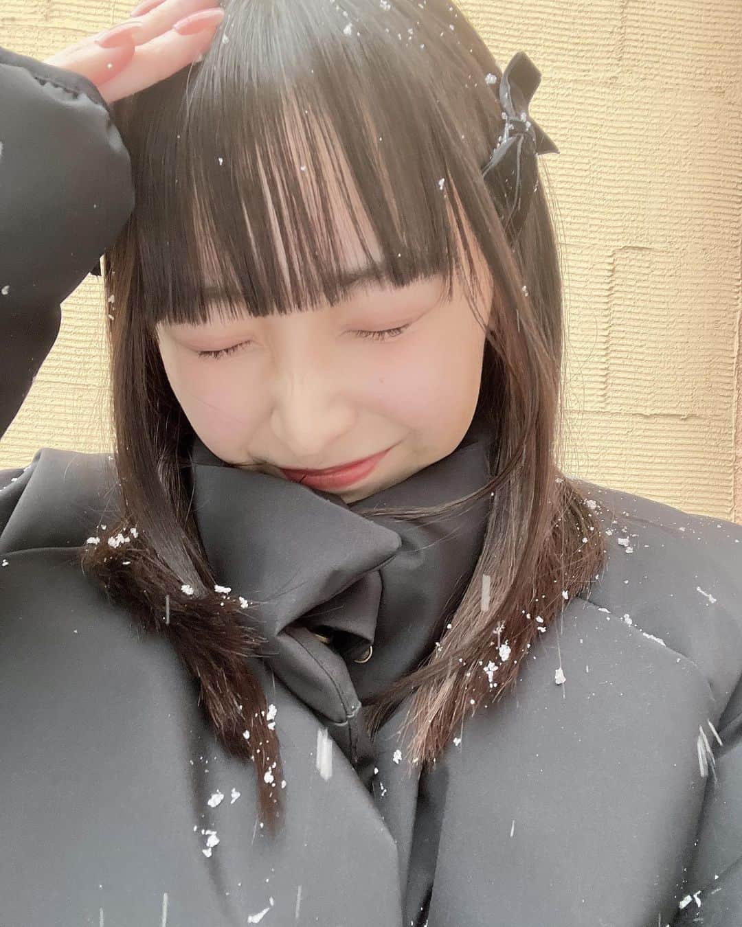 坂川陽香さんのインスタグラム写真 - (坂川陽香Instagram)「福井は毎日雪が降っております。。⛄️皆さんの地域はいかがですか？  寒い日が続きますが、暖かくしてお過ごしください。。😌 風邪にはお気をつけて！！  #雪 #ゆきだるま #福井 #坂川陽香  #06」1月28日 20時22分 - hiyuka_sakagawa.1007