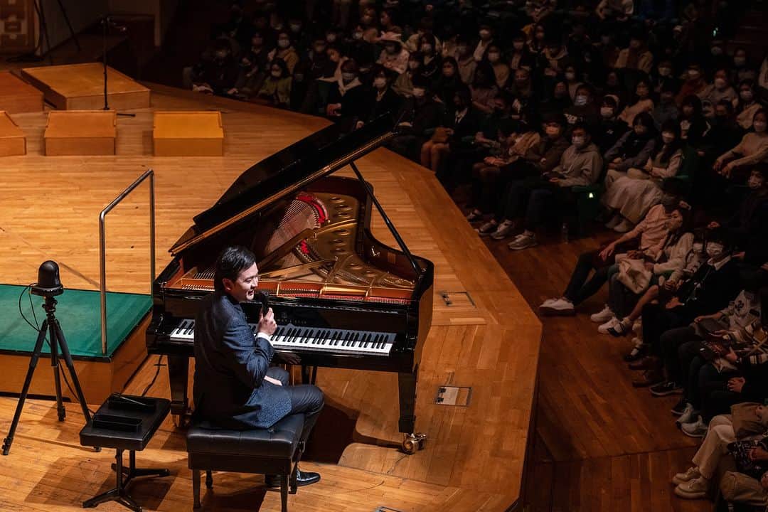 Animenz（アニメンズ）さんのインスタグラム写真 - (Animenz（アニメンズ）Instagram)「Thank you everyone for coming to the Animenz Live concert in Hong Kong this week!  I had a fantastic time and hope everyone enjoyed the special collaboration of piano and orchestra!  Special thanks goes to the Hong Kong Doujin Philharmonia for organizing this amazing concert!  I hope I can see you all again in Hong Kong!  Animenz  #animenz #HKDP #AnimenzLive #hongkong」1月28日 20時52分 - animenz_official
