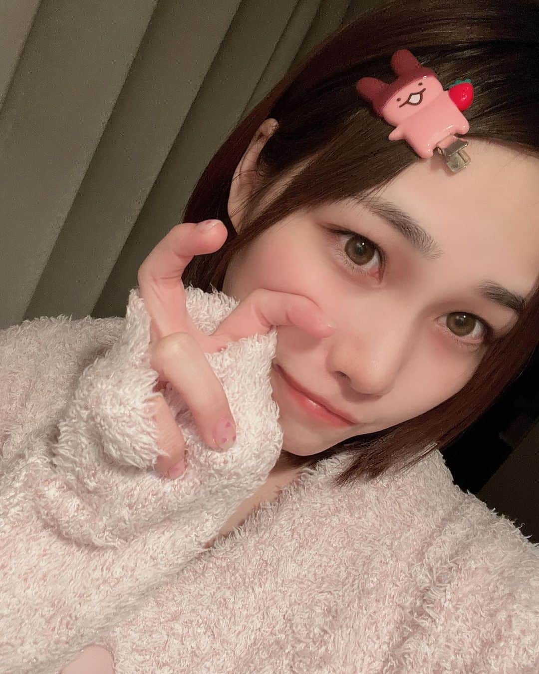 春日望のインスタグラム：「眉毛キレイにしてもらっていい感じ️☀️.°  先の先だけどイベントの打ち合わせしたりしてるから今のうちからのんちゃん貯金して会いに来てねとか言ってもいい？」