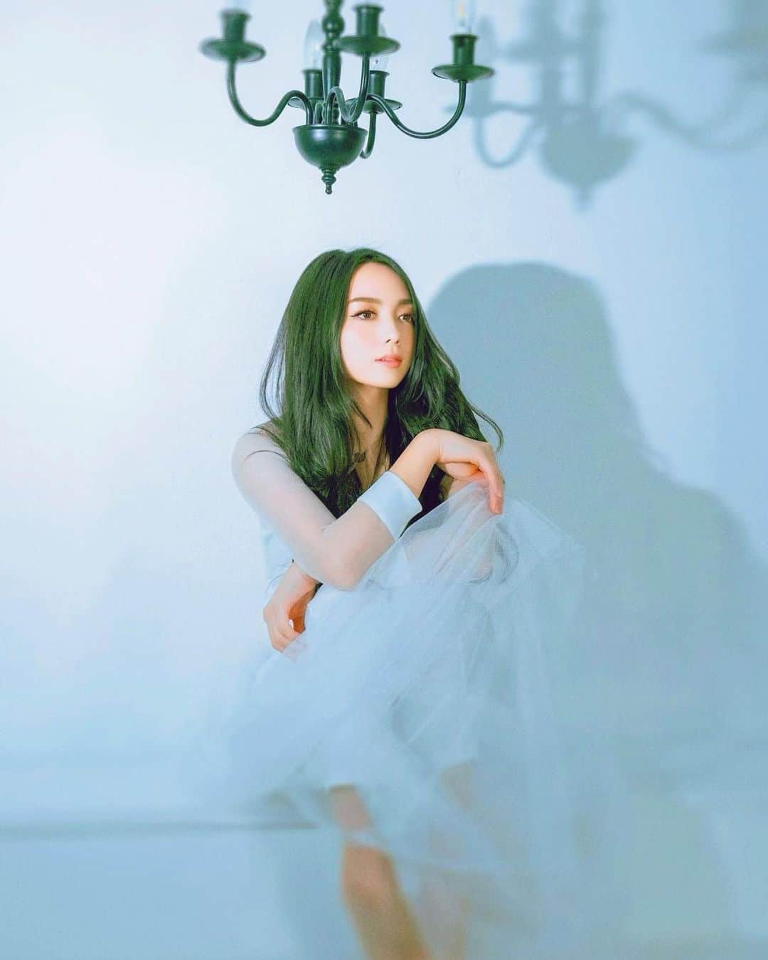 森本ナムアのインスタグラム：「🌫️  #white」