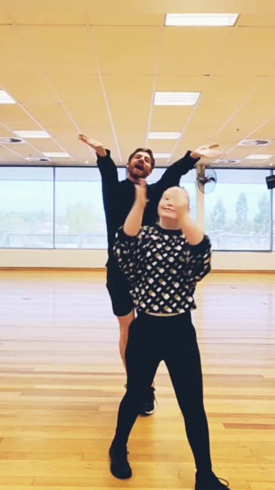 マデリン・スチュアートのインスタグラム：「When you want to feel like a BOSS on the dance floor then you have to make your own moves.  #beyourownboss #dancetrends #inclusion #downsyndrome #asd #diversity #disability」