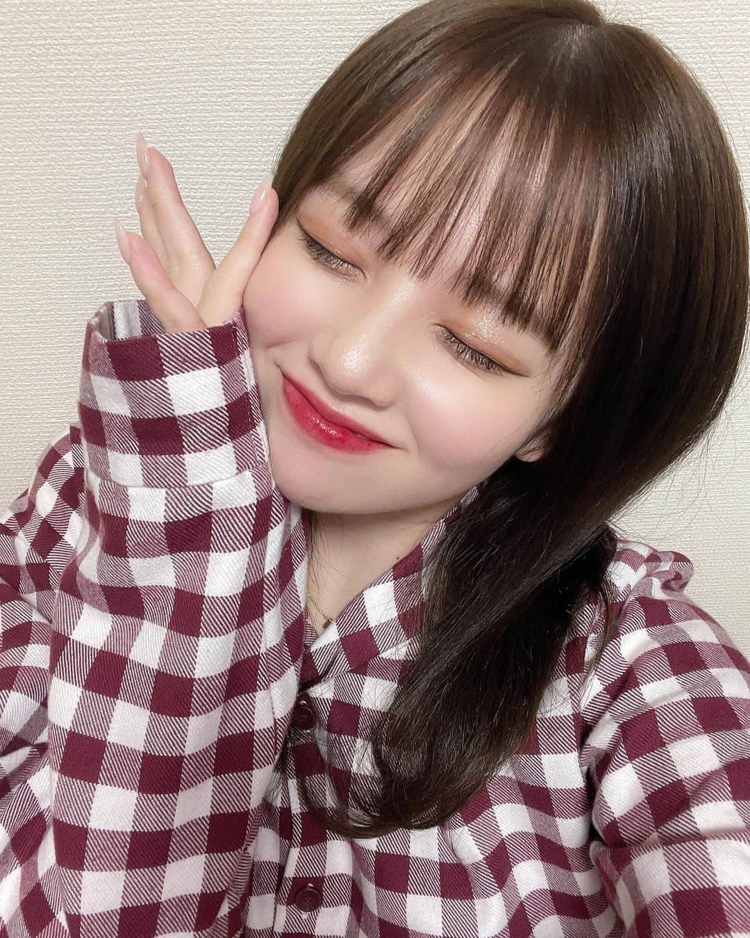 なあぽよさんのインスタグラム写真 - (なあぽよInstagram)「 ︎︎ ︎︎︎ ︎︎︎ ︎ この間 @r.o.b_ryo ひゃんにカラーとカットトリートメントしてもらったよ✂️♡ ずーっとブリーチ毛で傷んでたけど夏にはハイトーンが出来るくらいになってきた！😢💖 りょうひゃんのお陰で髪質改善出来ました🙇🏻‍♀️❕ ︎︎ ︎︎︎ ︎︎︎ ︎ そういえば最近キンプリのmemorial聞いてるんだ〜🥺🤍 すごくいい歌だよね〜❣️  #ニューヘアー#newhair #newcolor#ニューカラー#久しぶりだねっ」1月28日 22時07分 - ________sn.30