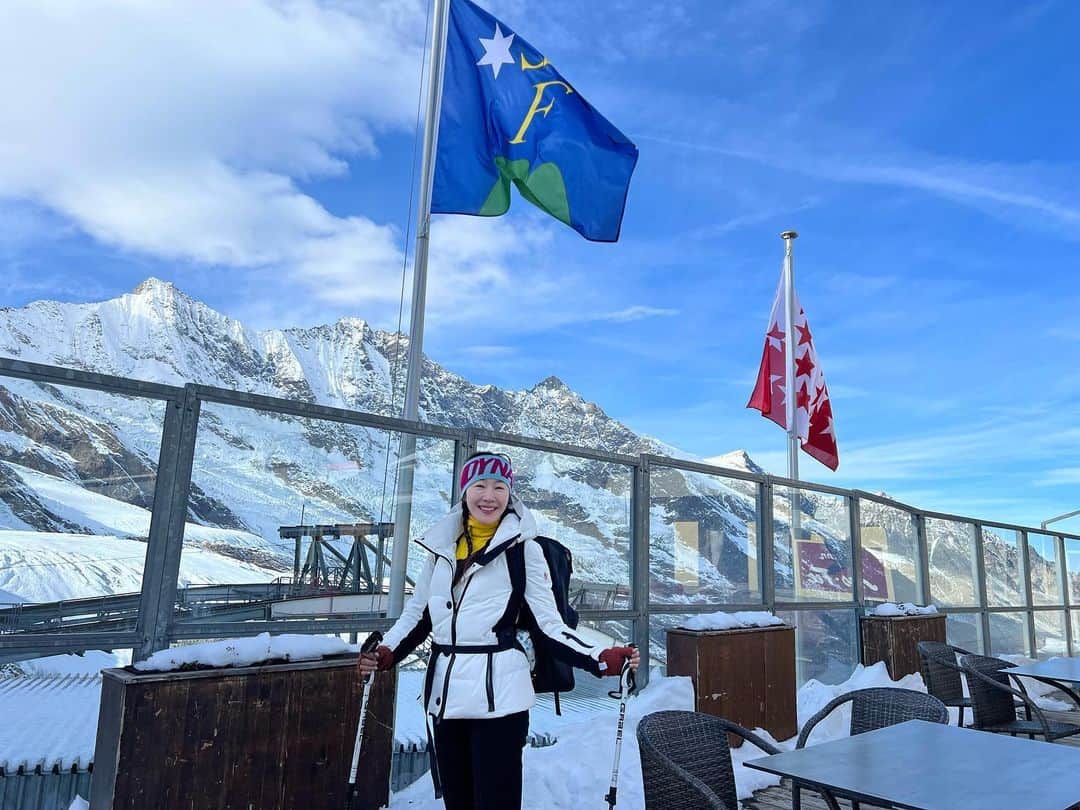 オム・ジウォンさんのインスタグラム写真 - (オム・ジウォンInstagram)「22/23 첫 스키트립 앨범정리  #swistzerland #sassfee #zermatt #skiislove」1月28日 23時15分 - umjeewon