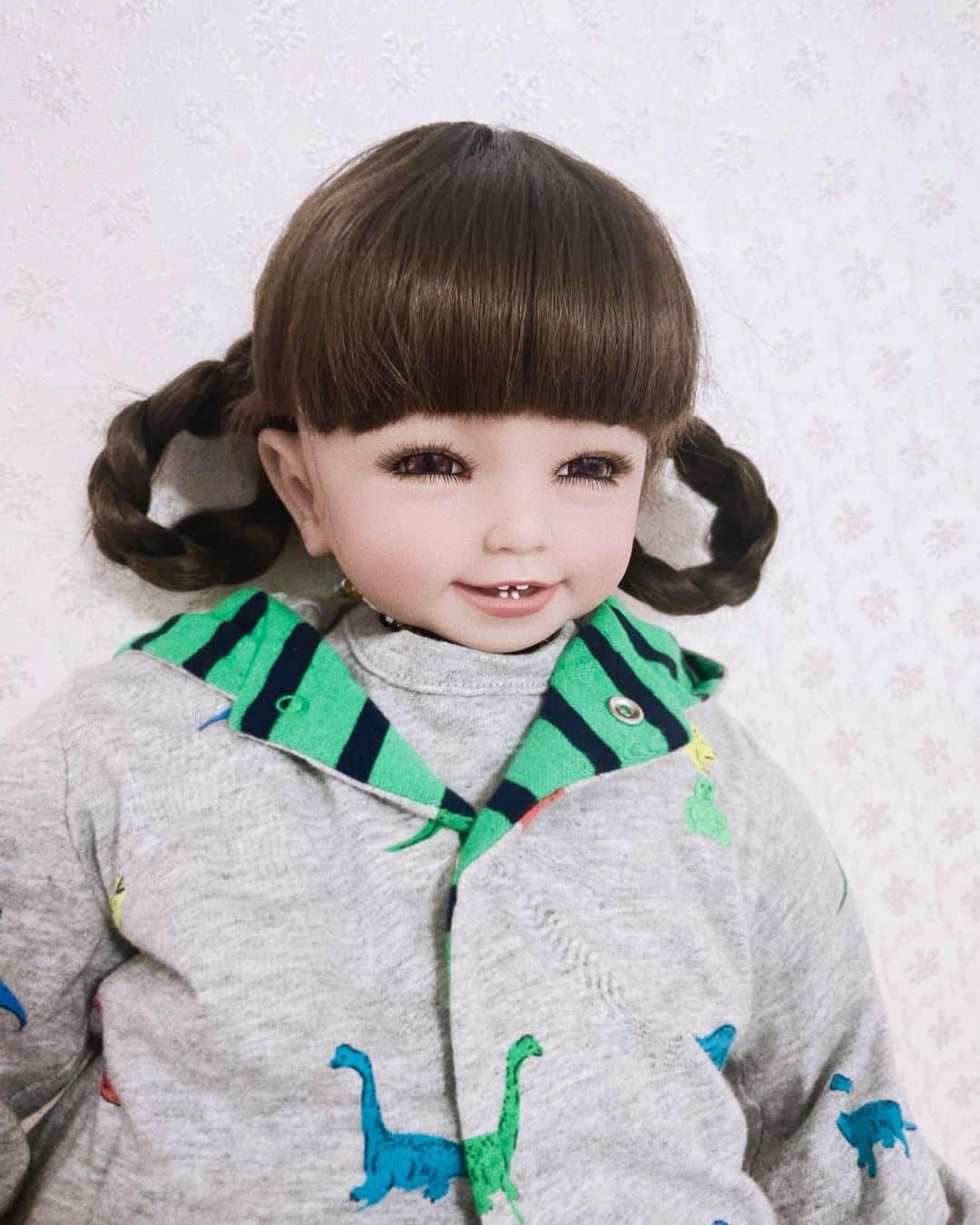 上原歩子のインスタグラム：「この髪型ハンドスピナーみたい☺️ あゆたんは吊り革ヘアーって呼んでる☺️」