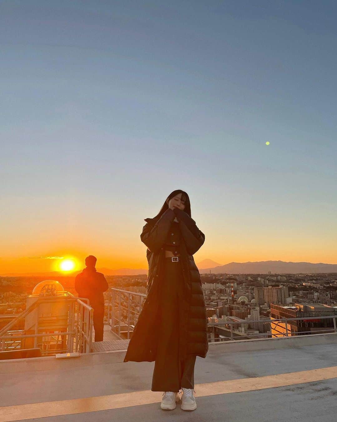 高嶋楓のインスタグラム：「Clouds Across The Moon🌙🌓 沢山の人に届きますように」