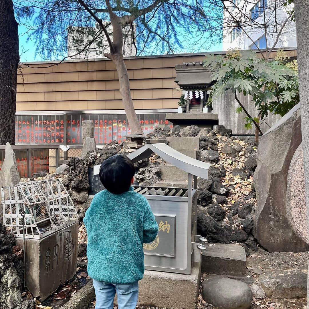 門脇舞以さんのインスタグラム写真 - (門脇舞以Instagram)「初詣⛩とモルカー🚕 #あけおめことよろ です #花園神社 #スシロー #ナンジャタウン  #めちゃゆっくり」1月5日 2時14分 - kadomaita