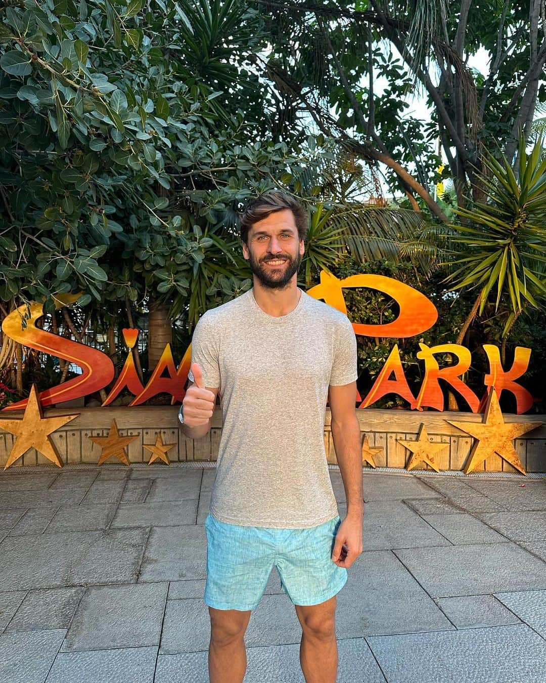 のインスタグラム：「Muchas gracias @siampark por esta experiencia inolvidable #Vaciones #Tenerife @loroparque」