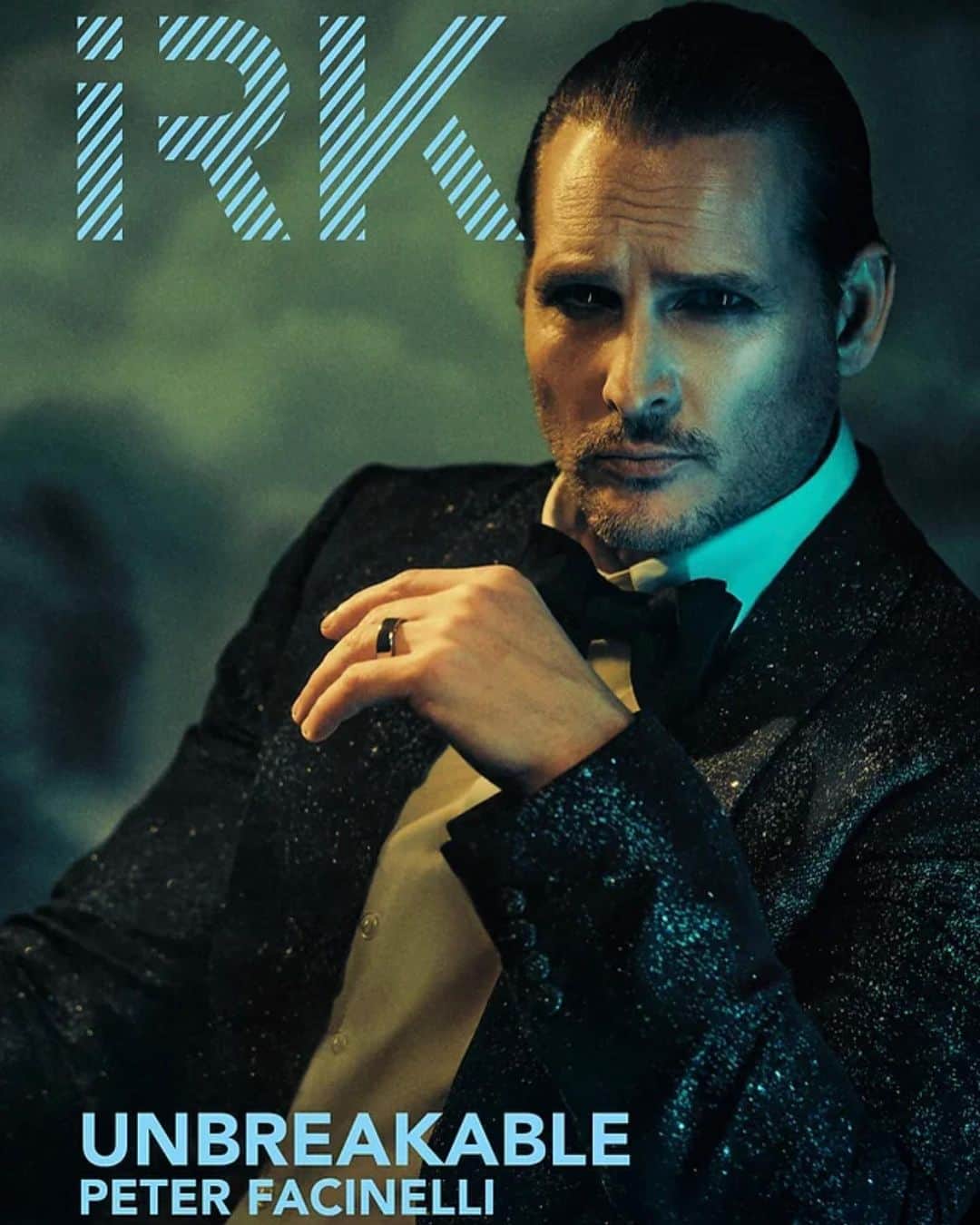 ピーター・ファシネリのインスタグラム：「New Year, New Cover…  Big thanks to @irkmagazine. Check out this months issue and what I have coming for you in 2023! @unbreakableboy @onfirethemovie #CanYouHearMe #Unwinding  Sending Love ❤️ to all my friends, family, followers, & Facinelli Fans. Wishing everyone an healthy and happy 2023. Let’s goooo!   Also Big thanks to… @irkmagazine Photographer: @chrisknightphoto Stylist: @Thecannonmediagroup Groomer @marymakeup」