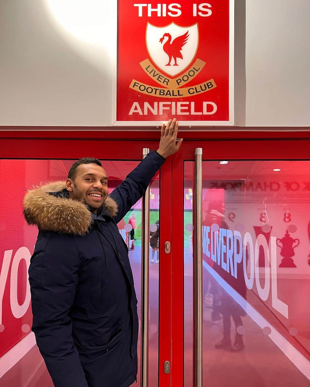 マーヴィン・マティプさんのインスタグラム写真 - (マーヴィン・マティプInstagram)「Inside Anfield!  #family #meeting #liverpool #Bochum #ingolstadt #schmidtnideggen #inside #lfc #Mika #Noemi #valentina」1月5日 4時18分 - themarvmarv