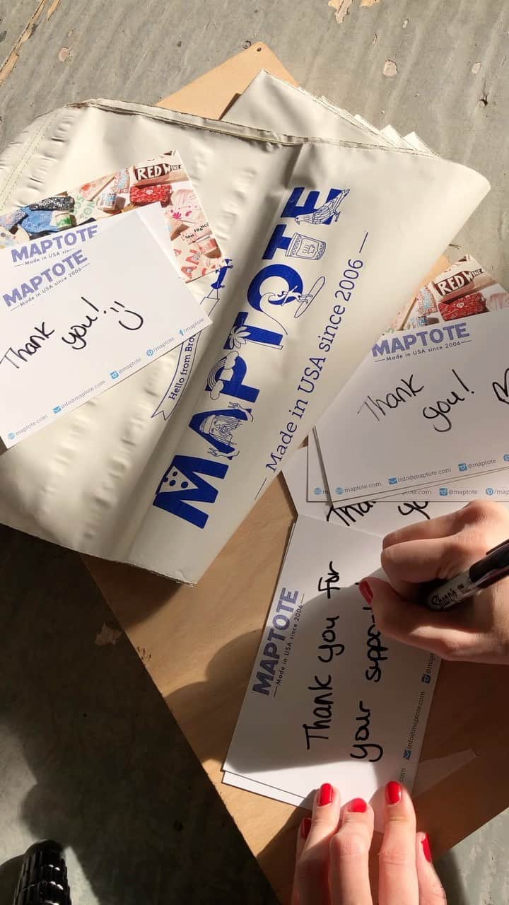マップトートのインスタグラム：「Thank you so much for all your support!✨ We are lucky to have such a wonderful Maptote family, and we can’t wait for all the beautiful moments we will share this year! ✨ Xoxo Team Maptote」
