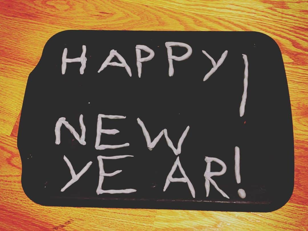 Ka-Naさんのインスタグラム写真 - (Ka-NaInstagram)「Happy New Year!!! How are you all? How was your New Year’s Day? I made and ate Soba on the New Year’s Eve and went to see fireworks at Prospect Park with my friend and family :) Also, I made Mochi-soup(it’s called “お雑煮 ozouni” in Japanese) on the New Year’s Day, and the next day, we went to see Opera “The Magic Flute” at Met Opera! Beside, today is my Birthday :) I turned 40 today!!! My husband and son celebrated my birthday. I am really really happy and lucky to have them! Anyway, wishing you all a wonderful and beautiful 2023!!! Let’s have fun this year as well ;) 今年もよろしくお願いしまーす♪    #植村花菜#kanauemura#ka-na ny#newyork#ニューヨーク#newyorklife#singersongwriter#シンガーソングライター#guitar#ギター#acousticguitar#アコースティックギター#japanese#japanesepops#jpop#happynewyear#年越しそば#お雑煮#opera」1月5日 6時34分 - kanajpop