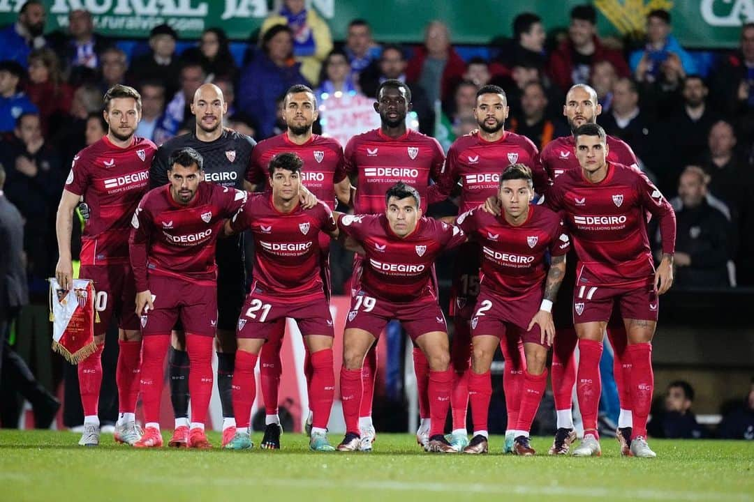 エリク・ラメラのインスタグラム：「Vamos por más @sevillafc  Vamos equipo! 💪🔴⚪️ El primero del año 😁⚽️」