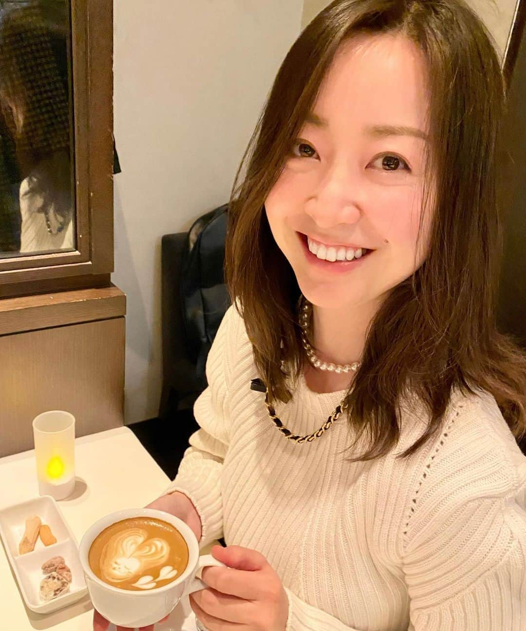 黒川智花さんのインスタグラム写真 - (黒川智花Instagram)「☕️ 今年初のラテはウサギでした🐇💖 ▫️ #cafe #ラテアート #卯年」1月5日 19時07分 - tomoka_kurokawa_official