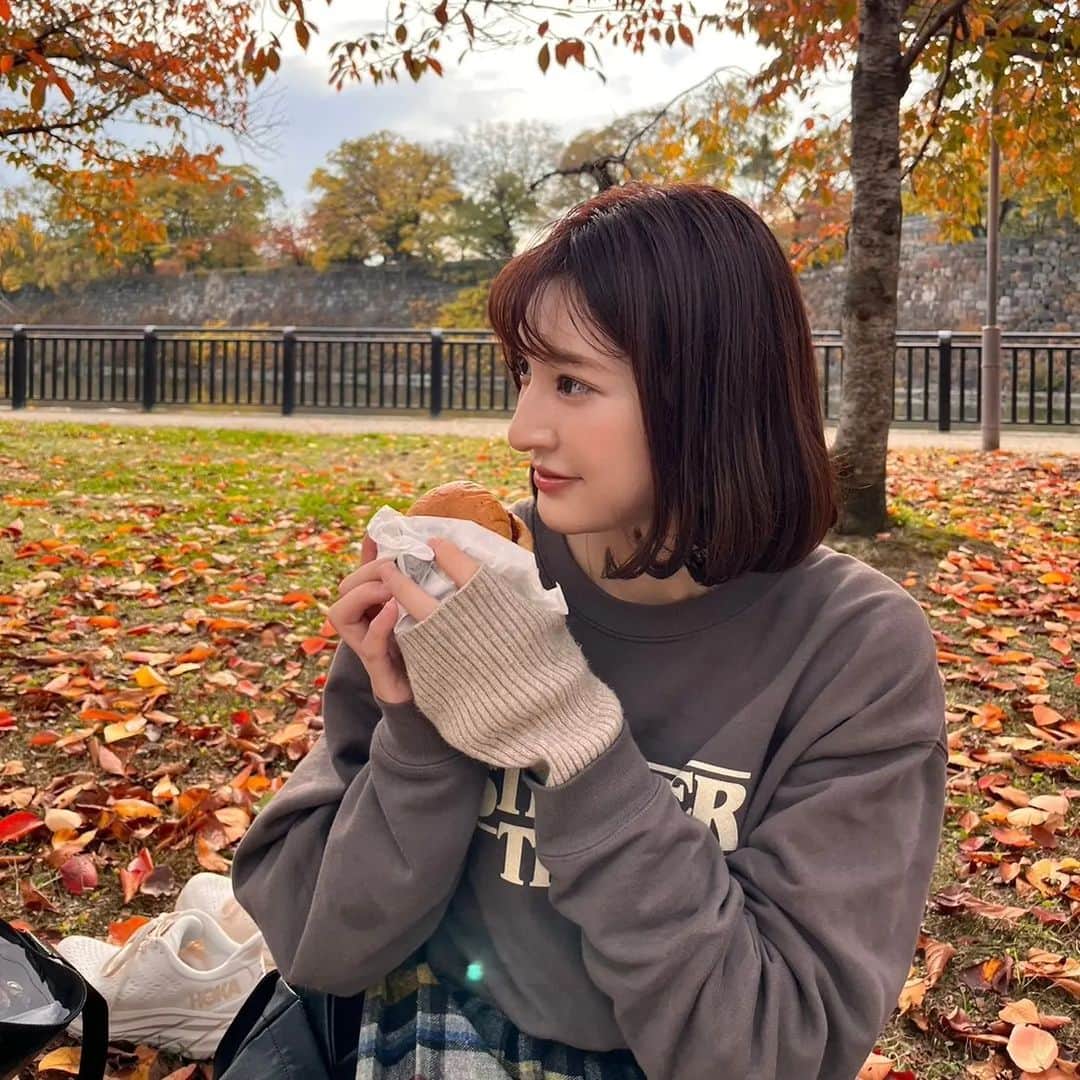 芥田愛菜美さんのインスタグラム写真 - (芥田愛菜美Instagram)「. 季節感を踏みしめてく1年にしたい！を目標に 舞茸の美味しさを知ったこの冬🍲  今年も宜しくお願いいたします🤍  1月2日放送 ラジオ関西【GOGO!ヴィッセル神戸】 神戸新聞の山本さんとのＪ1リーグ大予想 ←radikoで聞けます！」1月5日 19時10分 - mirumiru1019