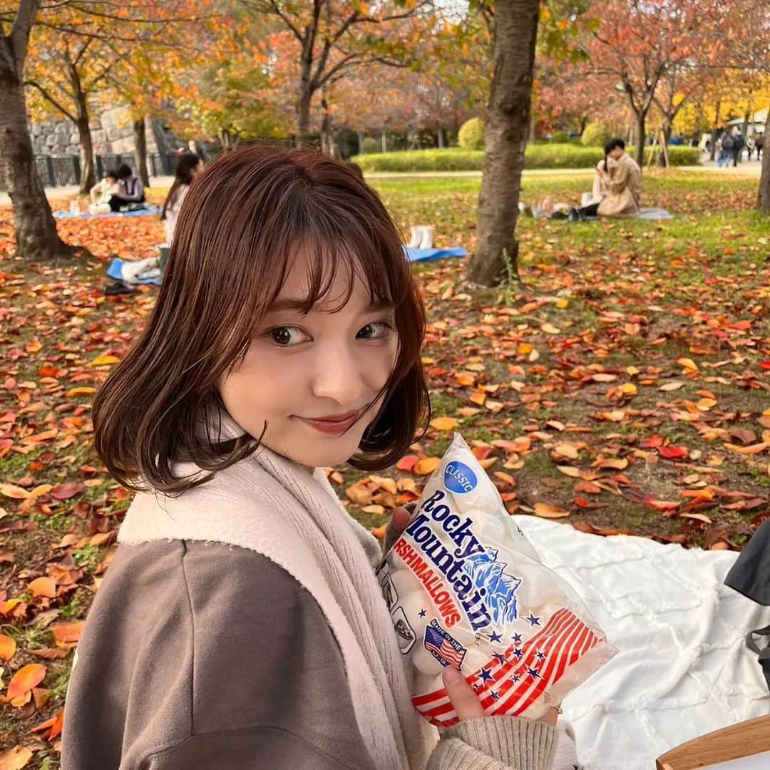 芥田愛菜美のインスタグラム：「. 季節感を踏みしめてく1年にしたい！を目標に 舞茸の美味しさを知ったこの冬🍲  今年も宜しくお願いいたします🤍  1月2日放送 ラジオ関西【GOGO!ヴィッセル神戸】 神戸新聞の山本さんとのＪ1リーグ大予想 ←radikoで聞けます！」