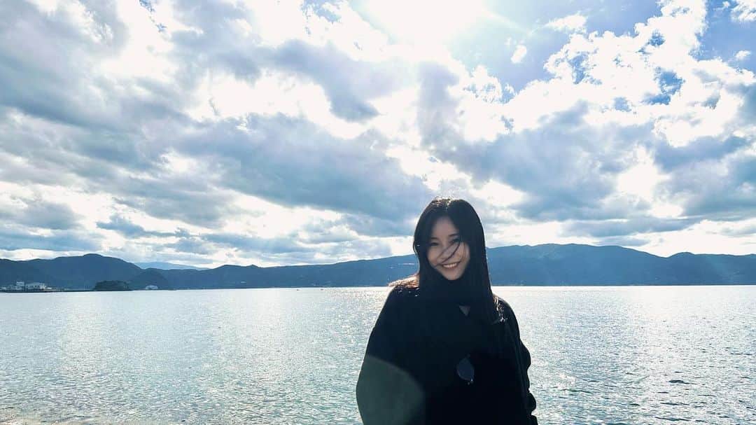 鷲尾伶菜のインスタグラム：「📱」