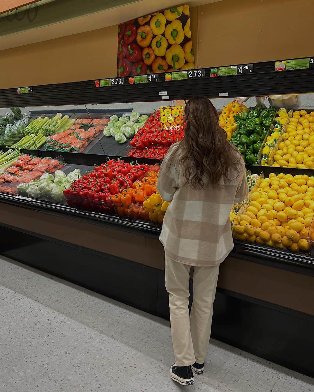 MIYAのインスタグラム：「grocery shopping 🍋🥕🫑🌶️  #newyear #2023」