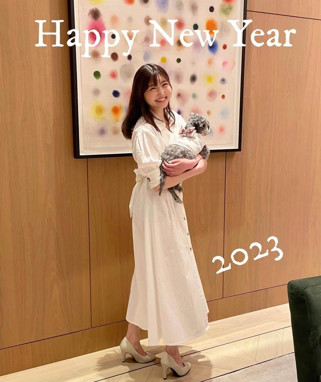 橘珠里さんのインスタグラム写真 - (橘珠里Instagram)「今年もよろしくお願いいたします🐾  #happynewyear #happynewyear2023 #2023 #resexxy #dress #firstpost2023 #明けましておめでとうございます #昨年はありがとうございました #今年もよろしくお願いいたします  #ワンピースコーデ #ホワイトワンピース #ホワイトコーデ #大人可愛いコーデ #大人かわいいコーデ #リゼクシー」1月5日 19時43分 - jurinu