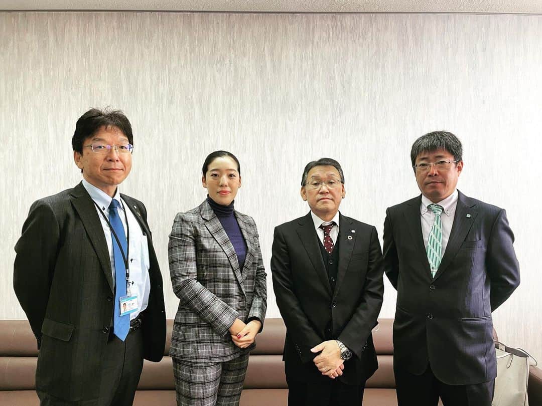 のインスタグラム：「新春早々嬉しいご報告があります☺️ いつも地元の後援会でお世話になっている 夏原工業株式会社様に本年から 応援していただくことになりました☺️ 応援していただいている方に 良い結果を報告できるよう 今年も頑張ります！！！  #夏原工業株式会社#夏原工業 #応援  #北村響 #地元 #彦根 #プロゴルファー #後援会」