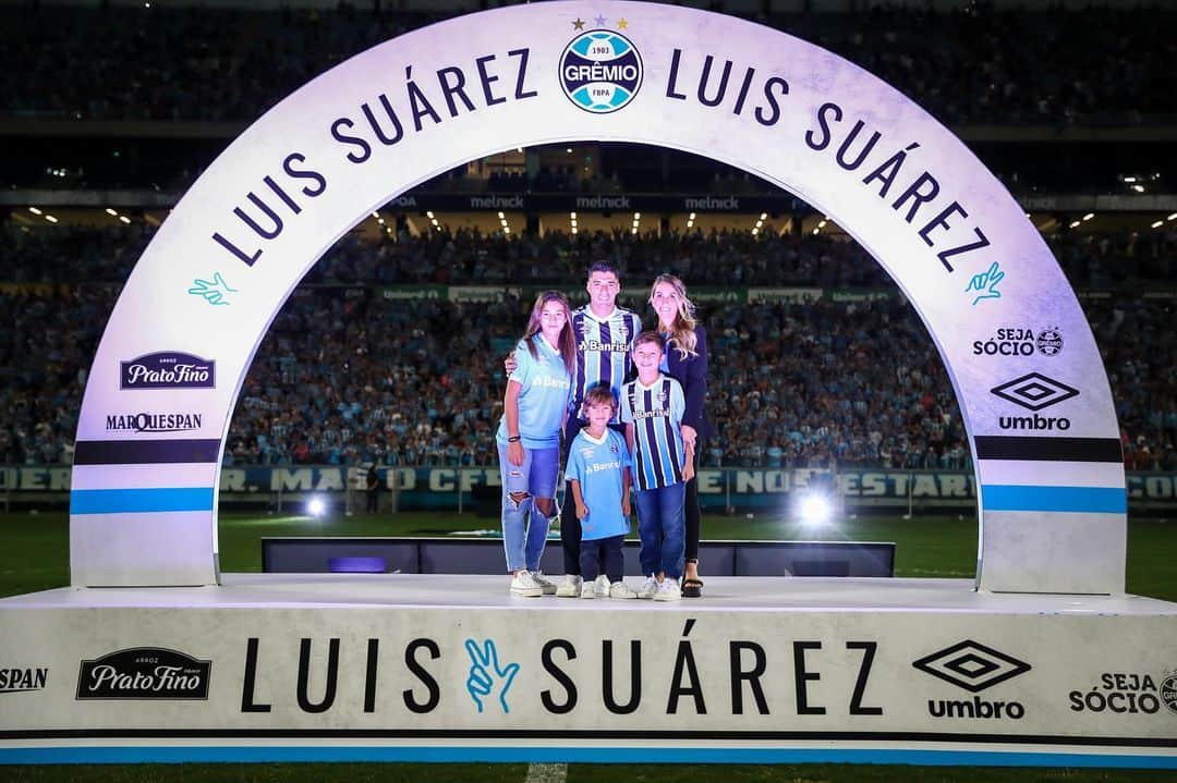 ソフィア・バルビのインスタグラム：「Nuevo desafío… 👊💪💪💙💙」