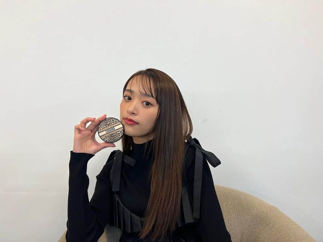 近藤千尋のインスタグラム：「@diorbeauty の ミッツァ コレクション 2023が かわいすぎて、、早速🫶🏻☺️  1月1日より数量限定発売しました💄  10色のアイシャドウ、ルージュ、 フォーエヴァー クッションの 最新コレクションです💕 メゾン クリスチャン ディオールも…🕊 　 パッケージがかわいいと テンション上がります、、🐆❤️‍🔥」