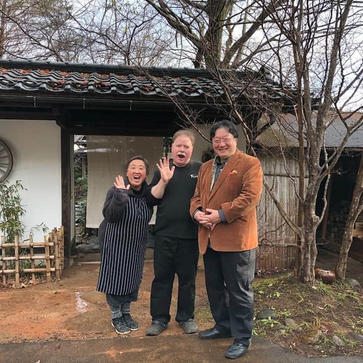 池田健三郎のインスタグラム：「年末年始を石川県・能登で過ごして東京に戻りました。 大晦日から元日にかけての年越しは、能都町のオーベルジュ「ふらっと」さんに滞在。 地元特産のいしりや地物の魚介・野菜を用いた素晴らしいイタリア料理に、館主ご出身地のオーストラリア産ワインのペアリングで最高の年越しができました。  #能登イタリアンと発酵食の宿ふらっと」