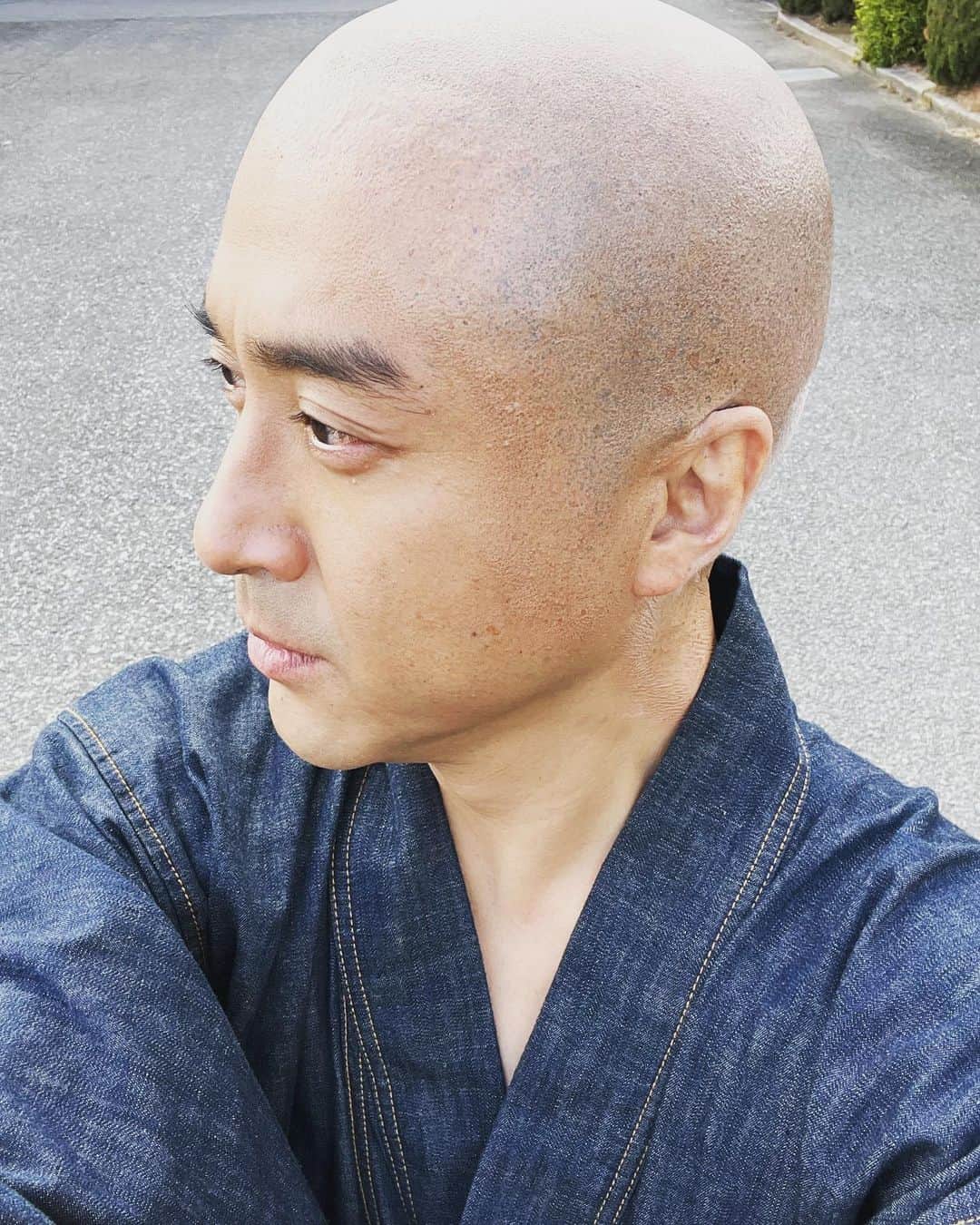 ムロツヨシのインスタグラム：「あけましておめでとうございます 本日仕事始め 初ムロ出、こんな感じで始まりました 本年も宜しくお願い致します （大河ではありません^ ^）」