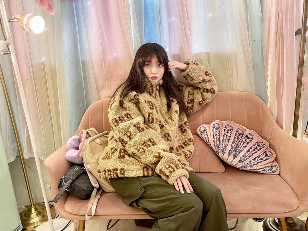 斉藤瑞季のインスタグラム：「姪が新大久保に行きたい！とのことだったのでデートしに行きました🫶  #映えが多い #チーズ地獄」