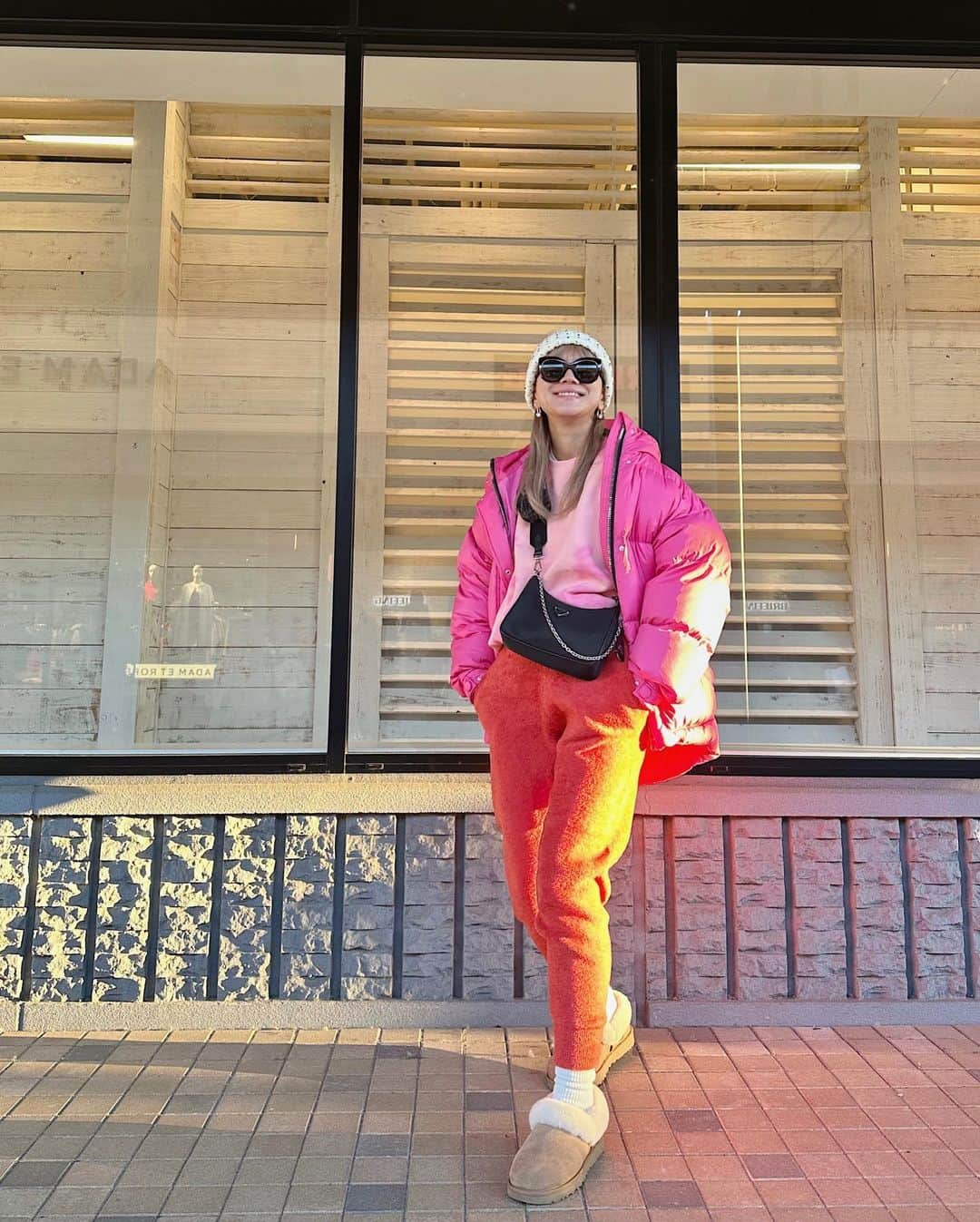 橋本江莉果さんのインスタグラム写真 - (橋本江莉果Instagram)「今年もピンクに💖💞💓💕 カラフルに❤️💗🧡💛💚💙💜 ⁡ ⁡ ⁡ ⁡ ⁡ ⁡ #coordinate #outfit #fashion #fashionstyle #style #styleoftheday #pink #colorful」1月5日 16時34分 - erica_hashimoto