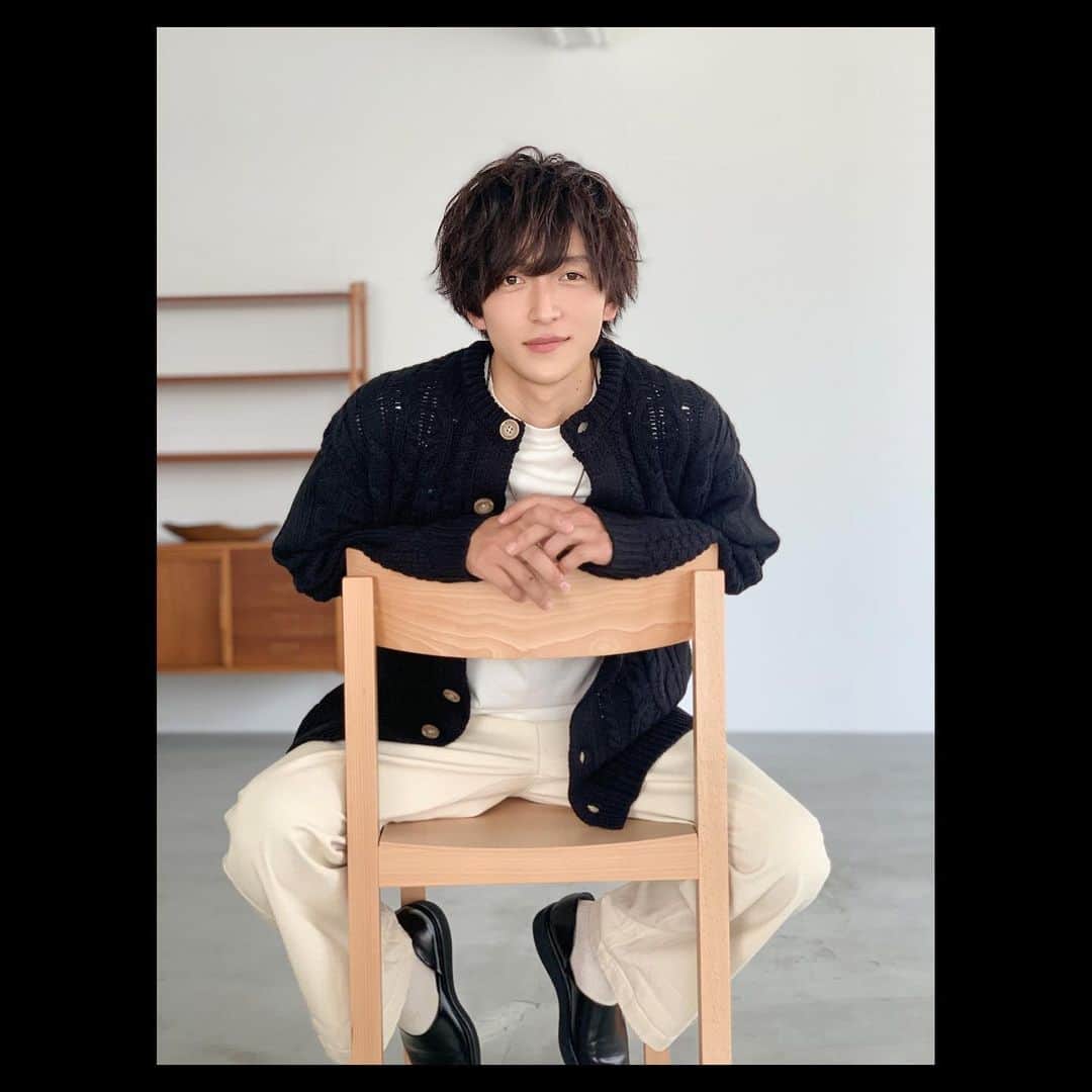 のインスタグラム：「😄」