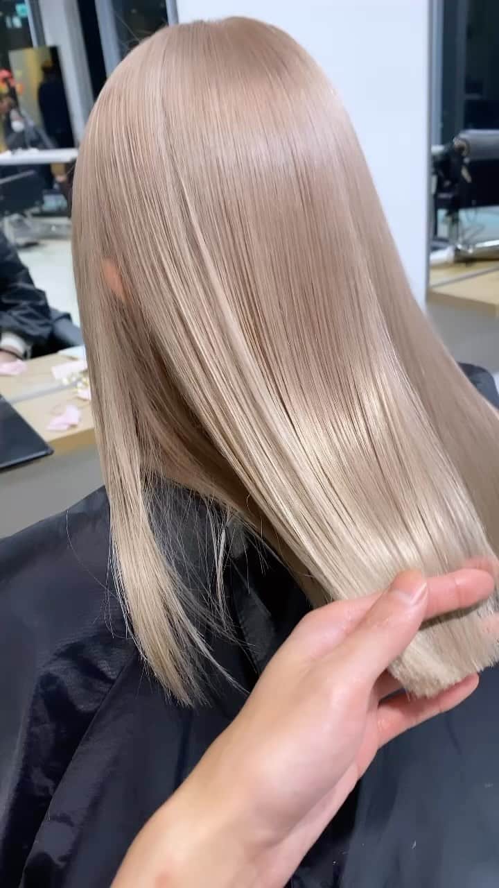 のインスタグラム：「エモ　blond 質感と色み、どちらも大切に☺︎」