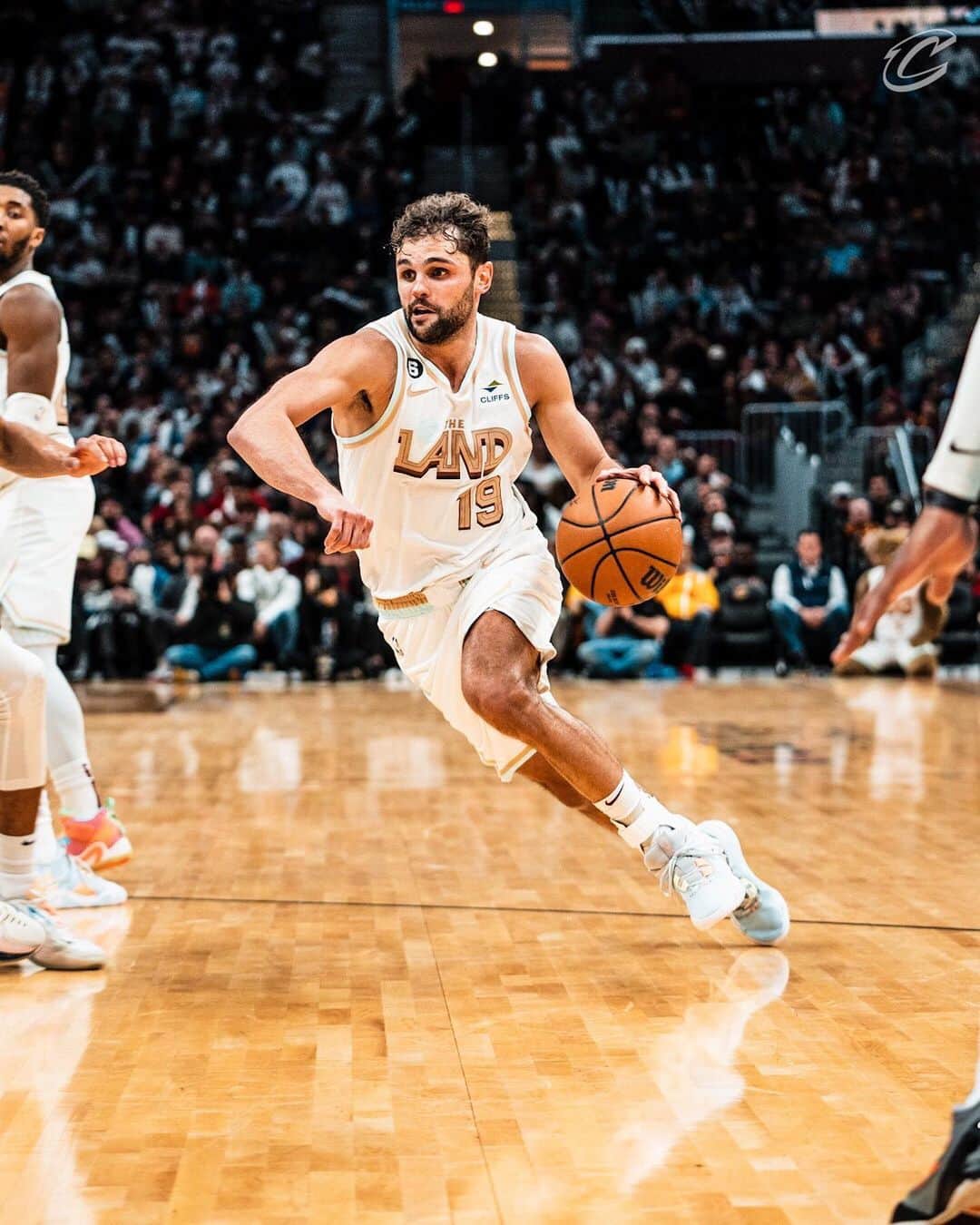 ラウル・ネトのインスタグラム：「2023 começou do jeito que a gente pediu! 🙌🏀🔥 #LetEmKnow」