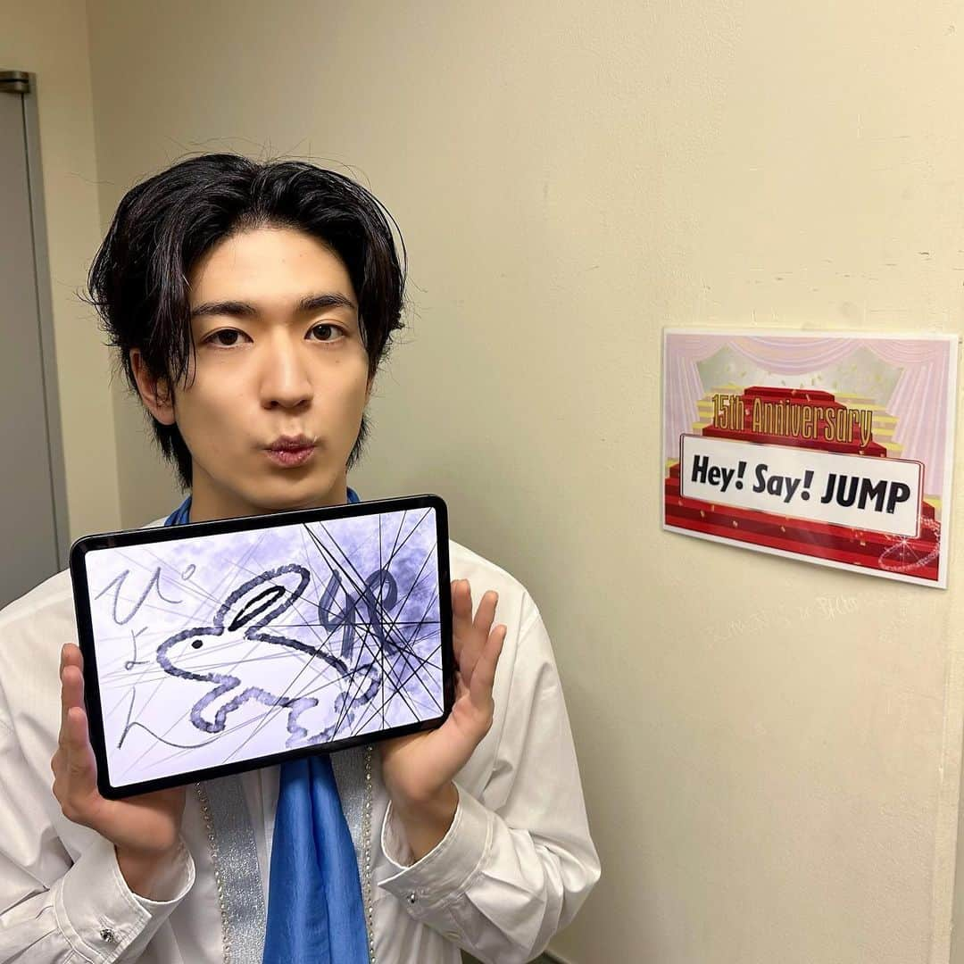 Hey! Say! JUMPさんのインスタグラム写真 - (Hey! Say! JUMPInstagram)「⁡ ⁡ 答え合わせ🐰 ⁡ ⁡ #中島裕翔 #HeySɑyJUMP #JUMPのいんすた #卯年」1月5日 22時32分 - heysayjump_official