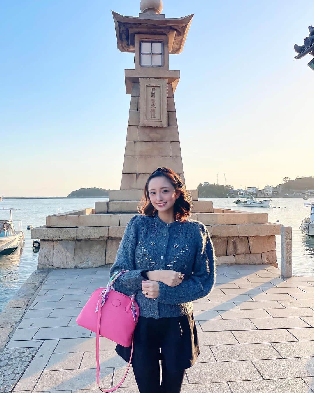 愛咲りおなのインスタグラム：「観光客感満載🤣🤍  #鞆の浦 #広島 #広島観光」