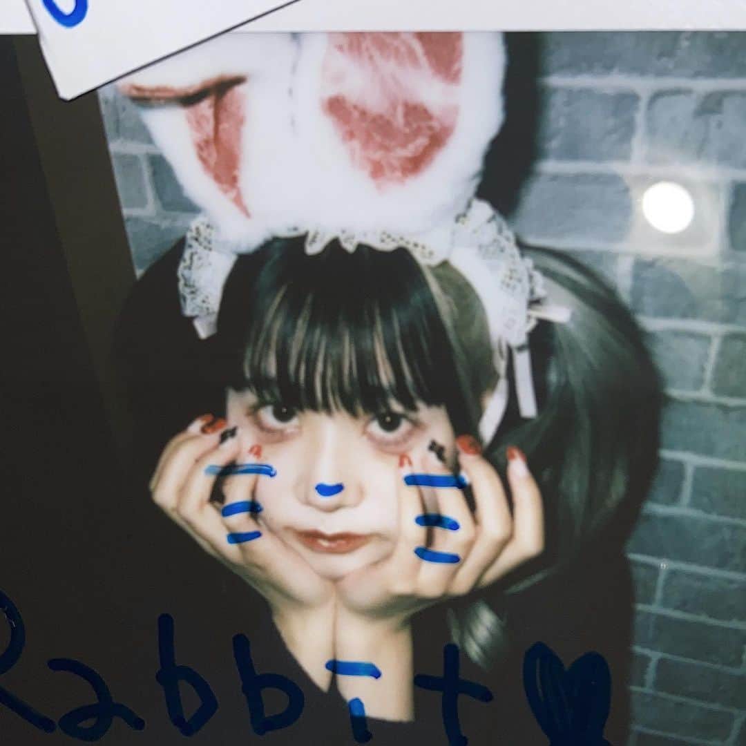 なにのインスタグラム：「🖤」