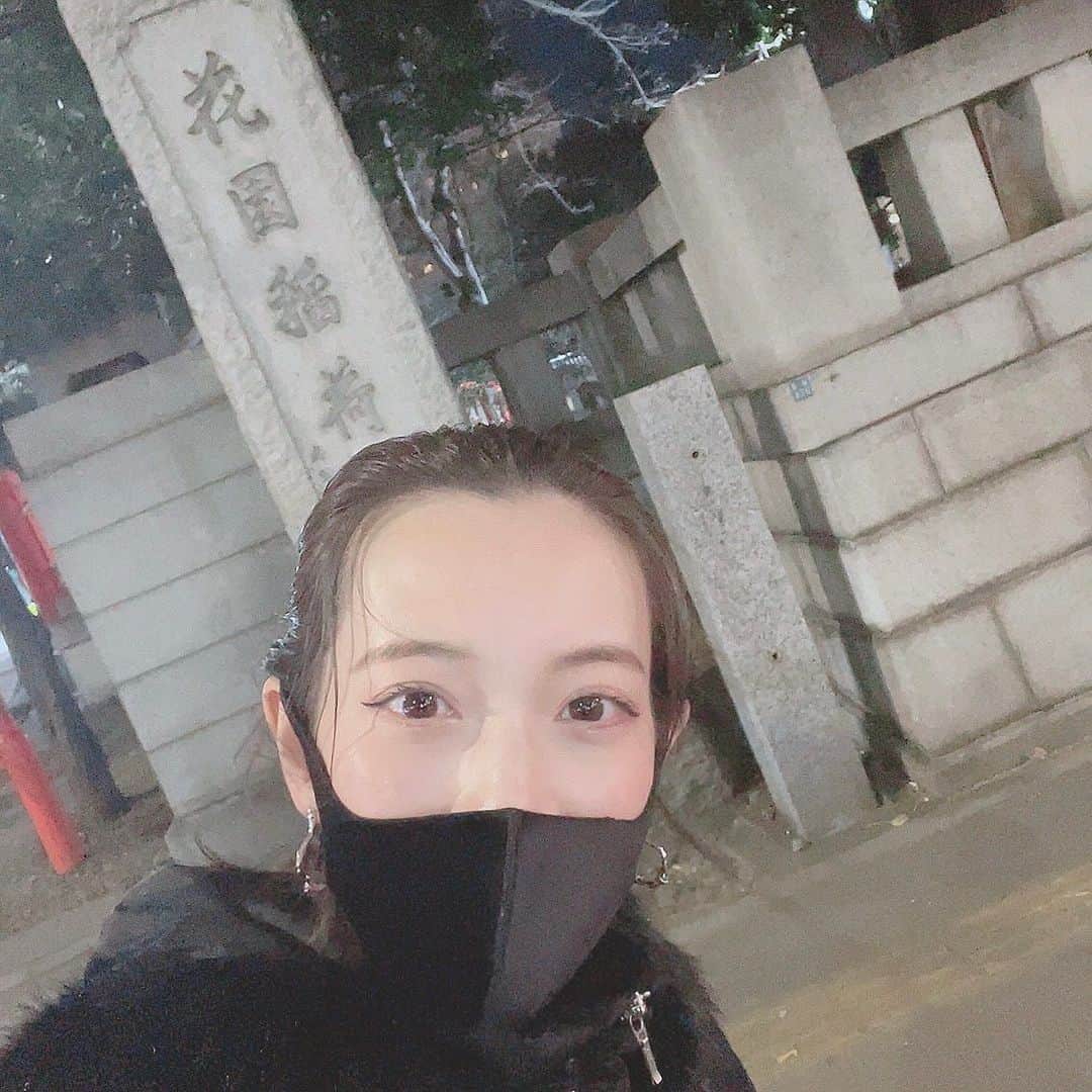 フォンチーのインスタグラム：「初詣⛩ ⁡ first visit of the year to a shrine⛩ ⁡ chuyến thăm đầu năm đến một ngôi đền⛩」