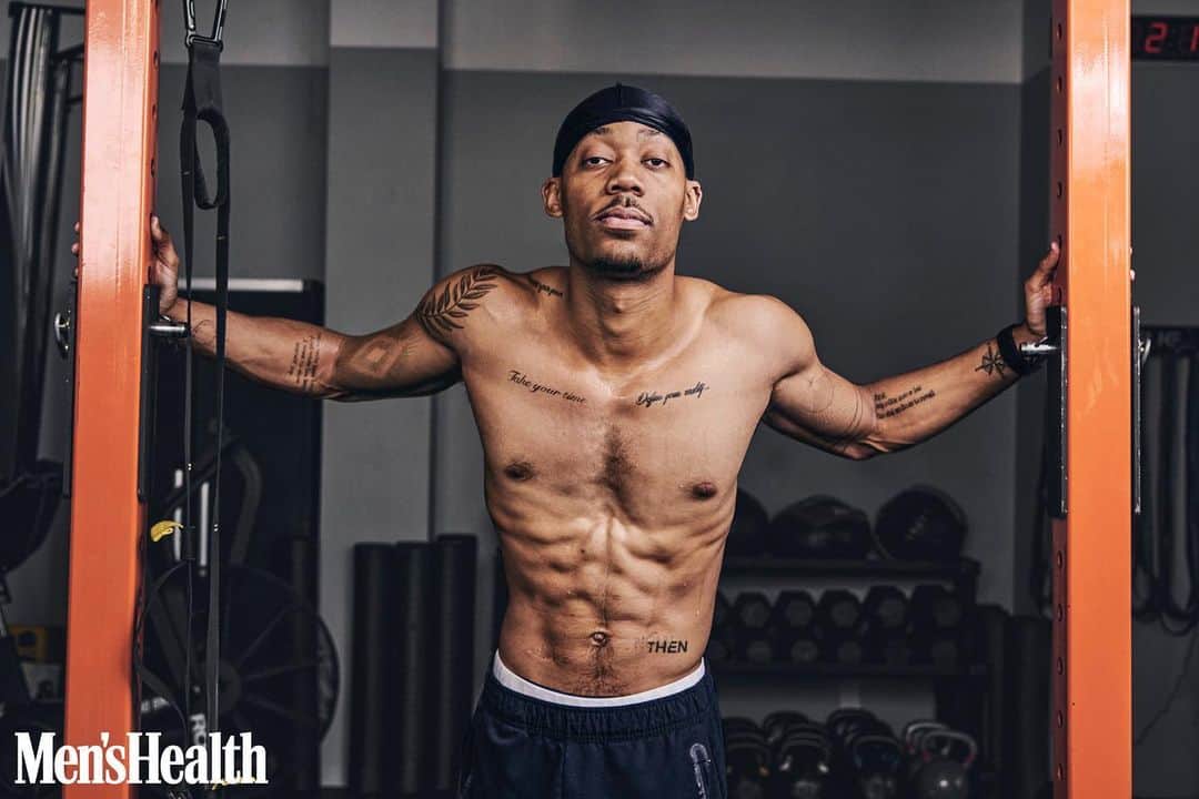 タイラージェームス・ウィリアムスさんのインスタグラム写真 - (タイラージェームス・ウィリアムスInstagram)「This one is for the Crohns Patients, the “hard gainers”, the skinny kids, and those thriving while fighting invisible illnesses. May we all continue to learn how to listen our bodies and treat them better. Thank you to @menshealthmag for the feature and chronicling my journey thus far. Link in bio/stories for the full story   EIC: @richdorment Photographer: @aaronokayamaphoto Writer: @paynter.ben Visuals Coordinator: @j_alexander_photo Entertainment Director: @whatisnojan」1月6日 0時20分 - willtylerjames